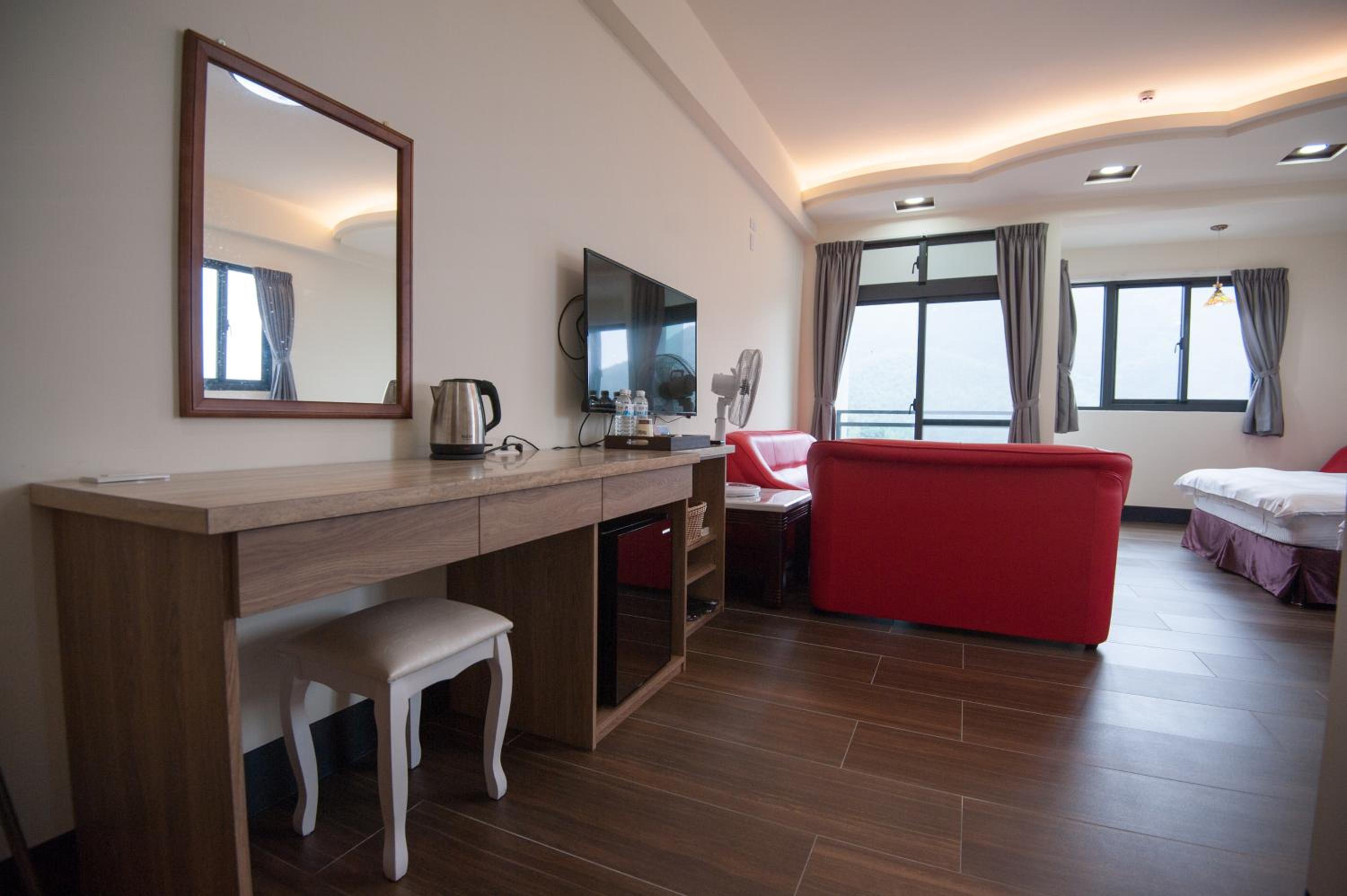 Quadruple Room with Mountain View photo 2