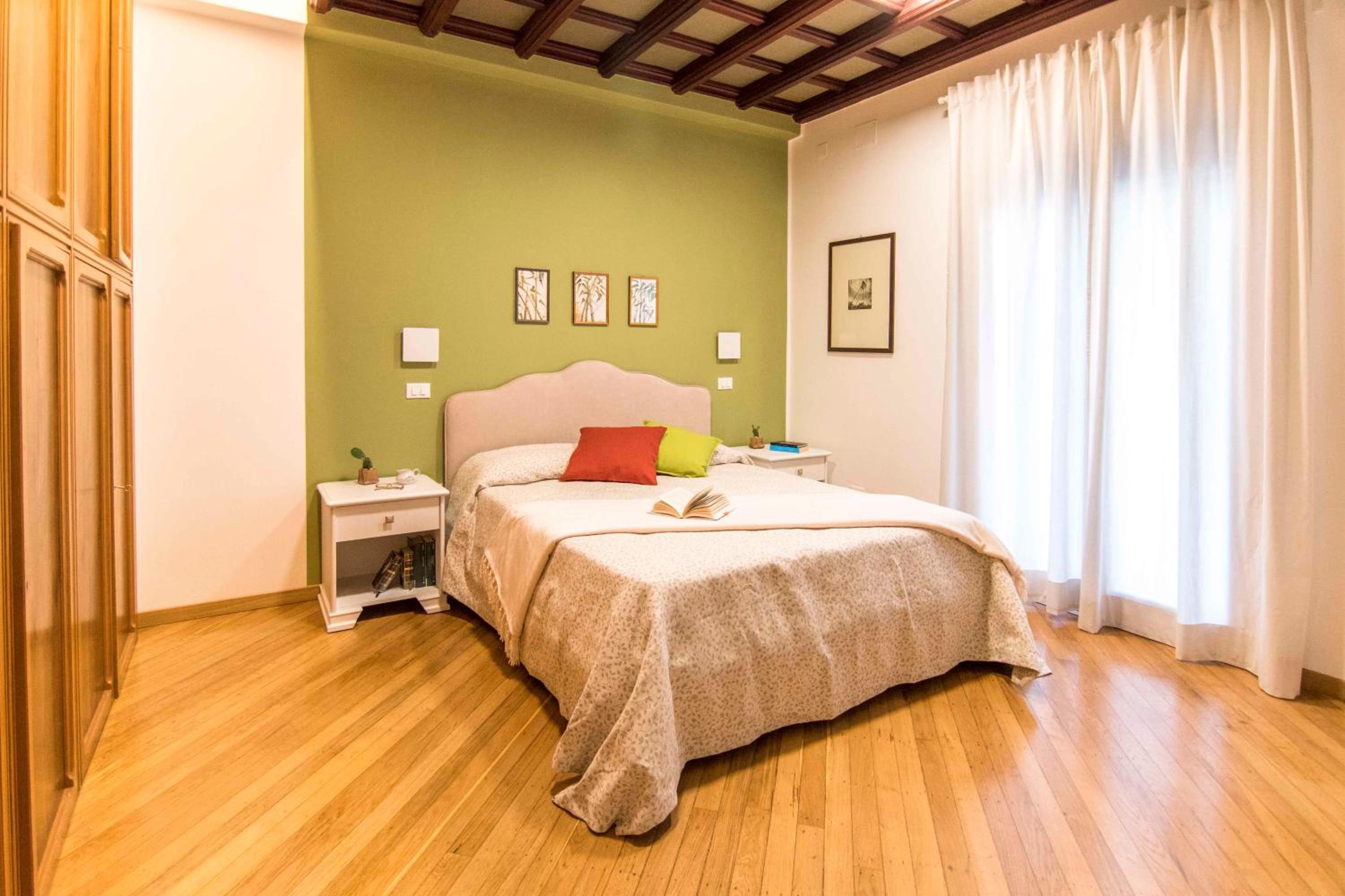 Deluxe Double Room with Balcony - Photo 3