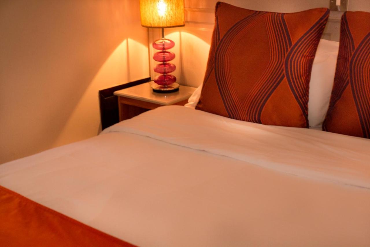 King Room with Spa Bath photo 2
