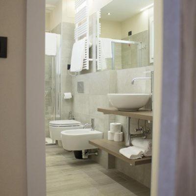 Deluxe Double Room with Shower - Photo 2