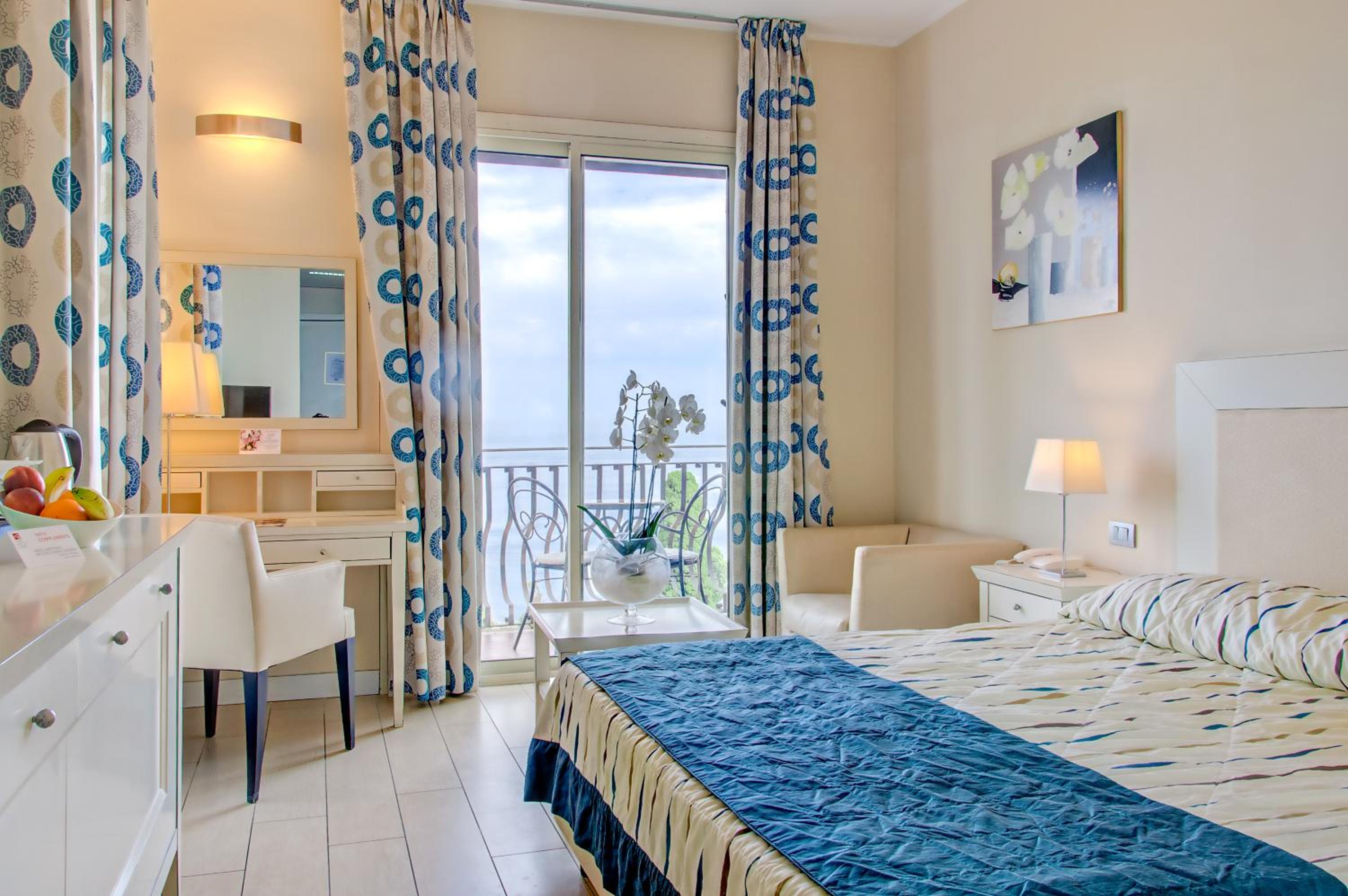 Superior Double Room with balcony and panoramic view photo 1