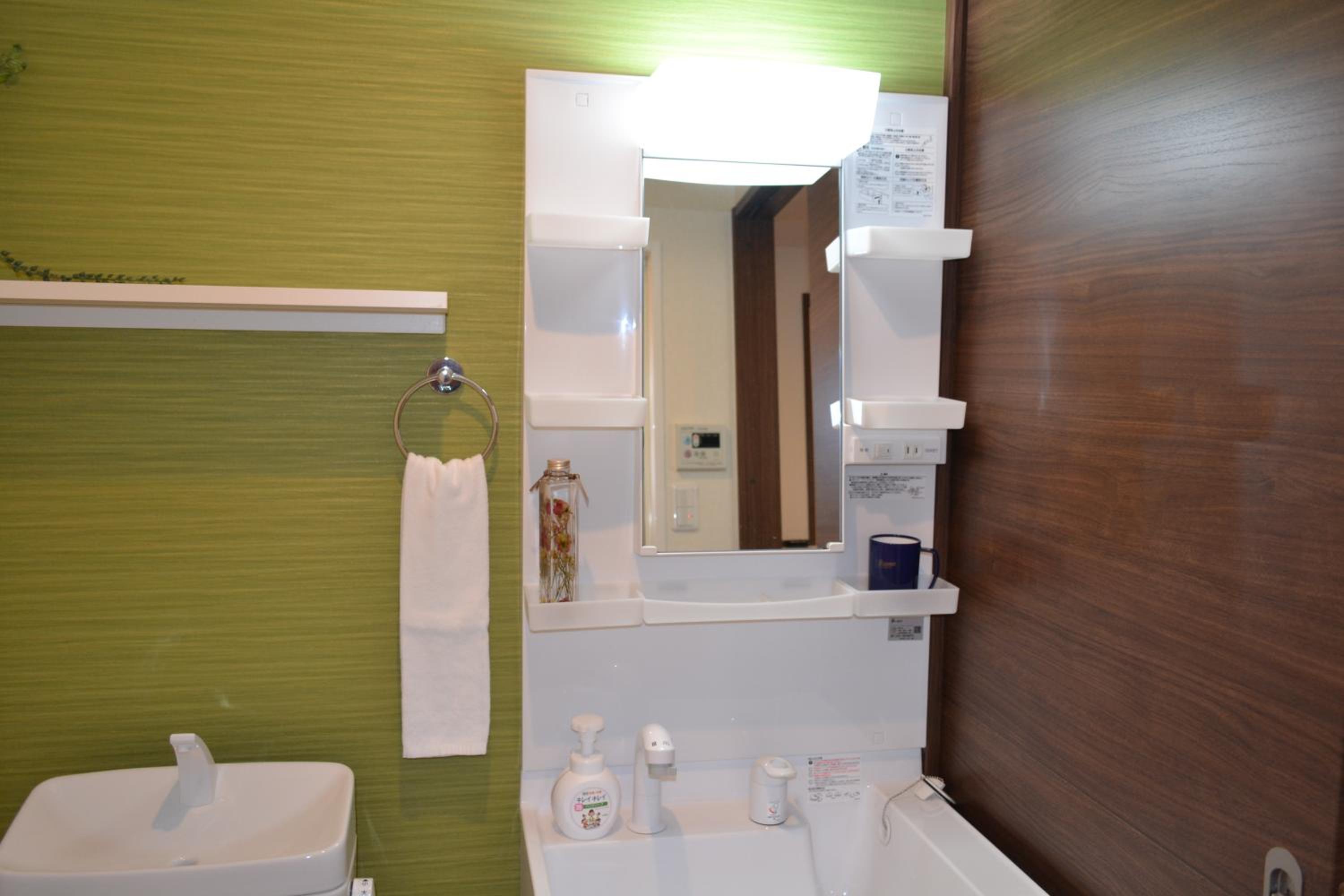 Standard Quadruple Room - Photo 8