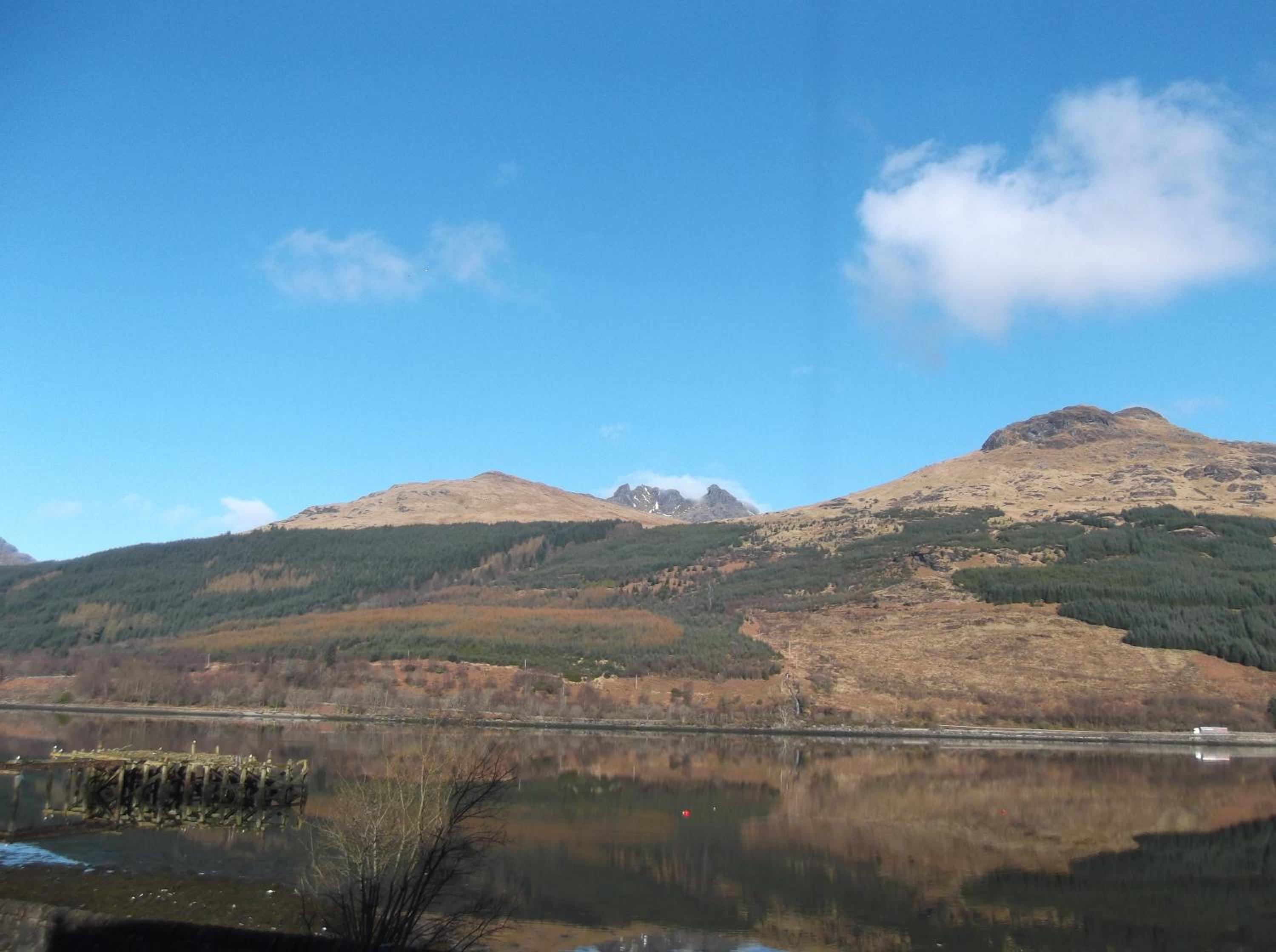 Double Room with Loch View - Photo 5
