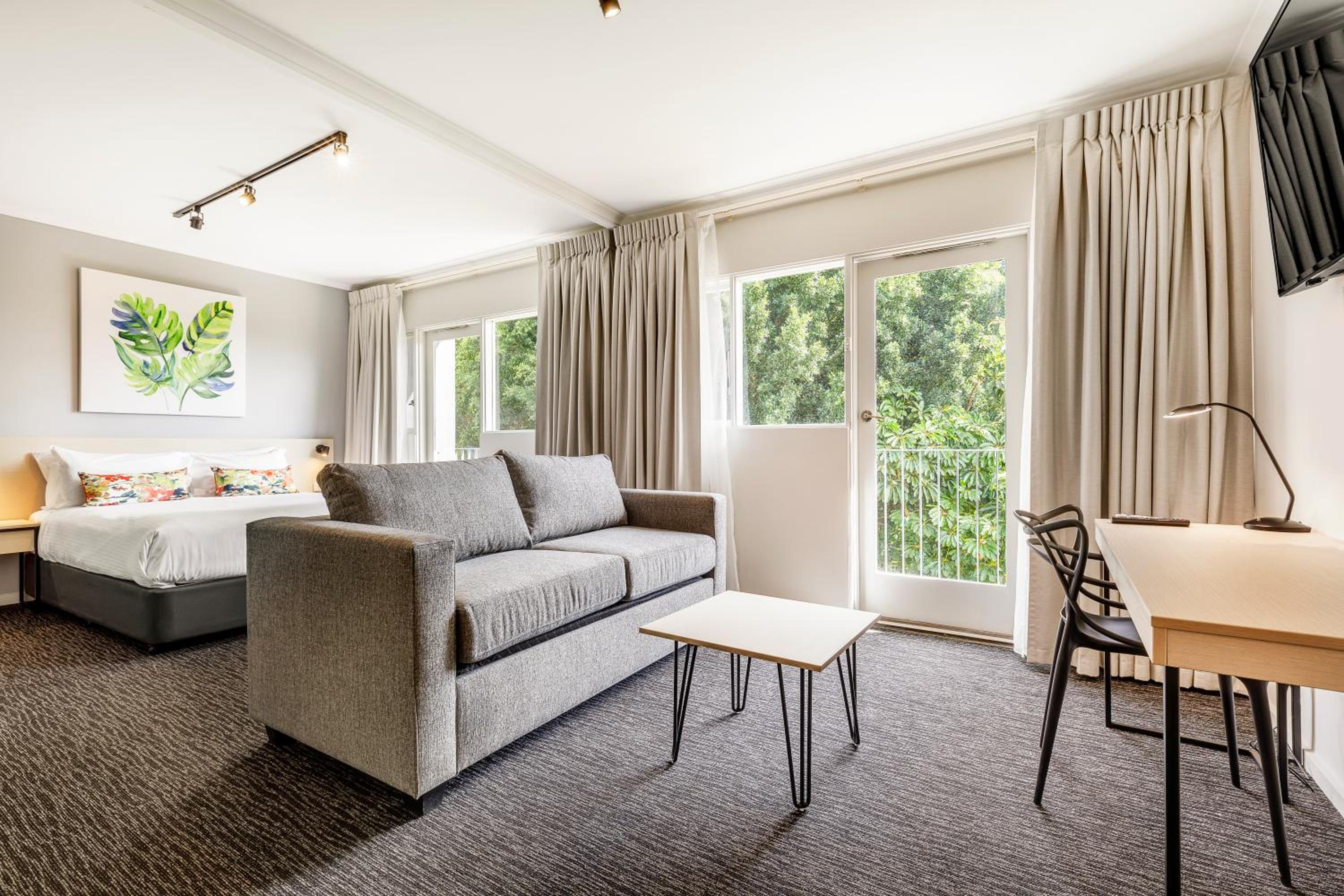 Studio Apartment photo 2
