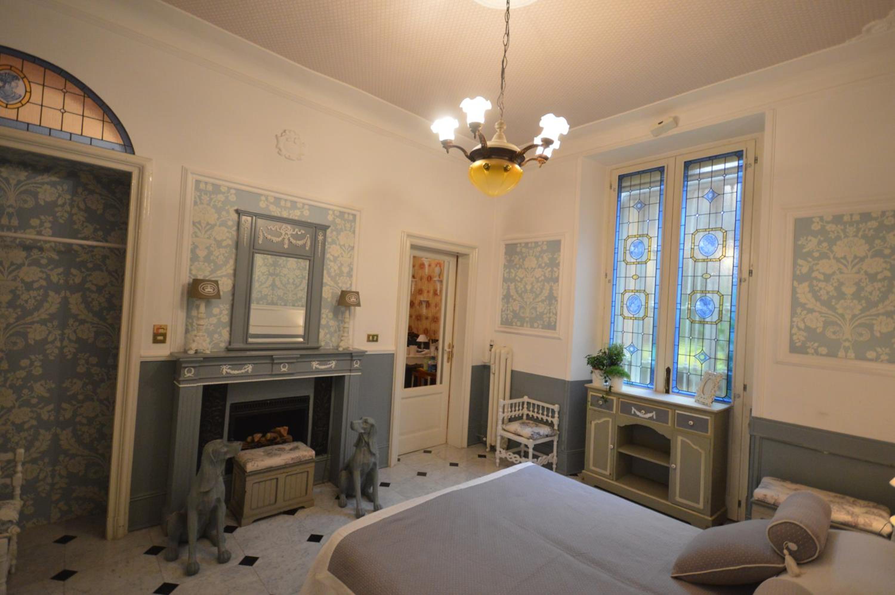 Standard Double Room with Shared Bathroom