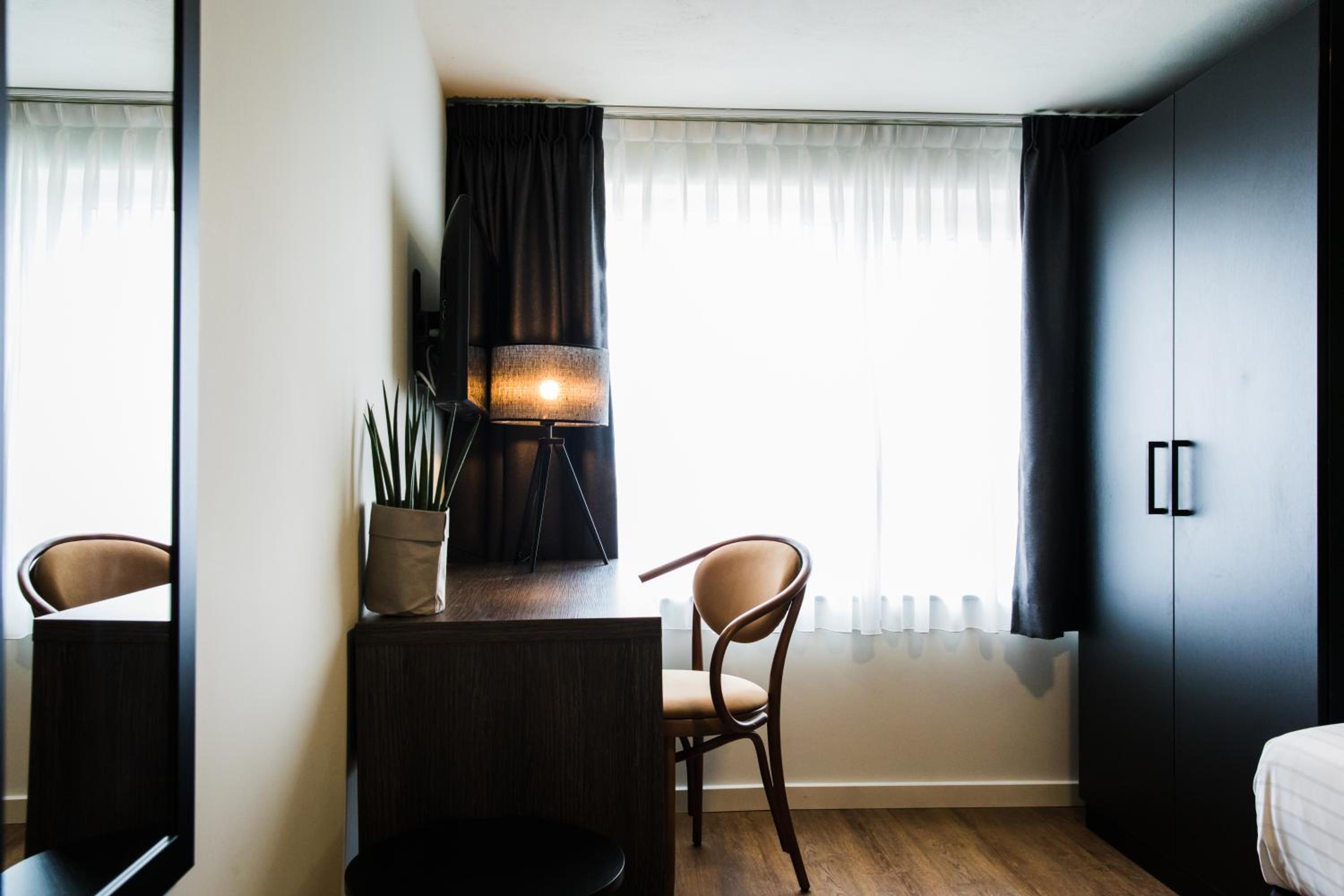 Small Single Room photo 3