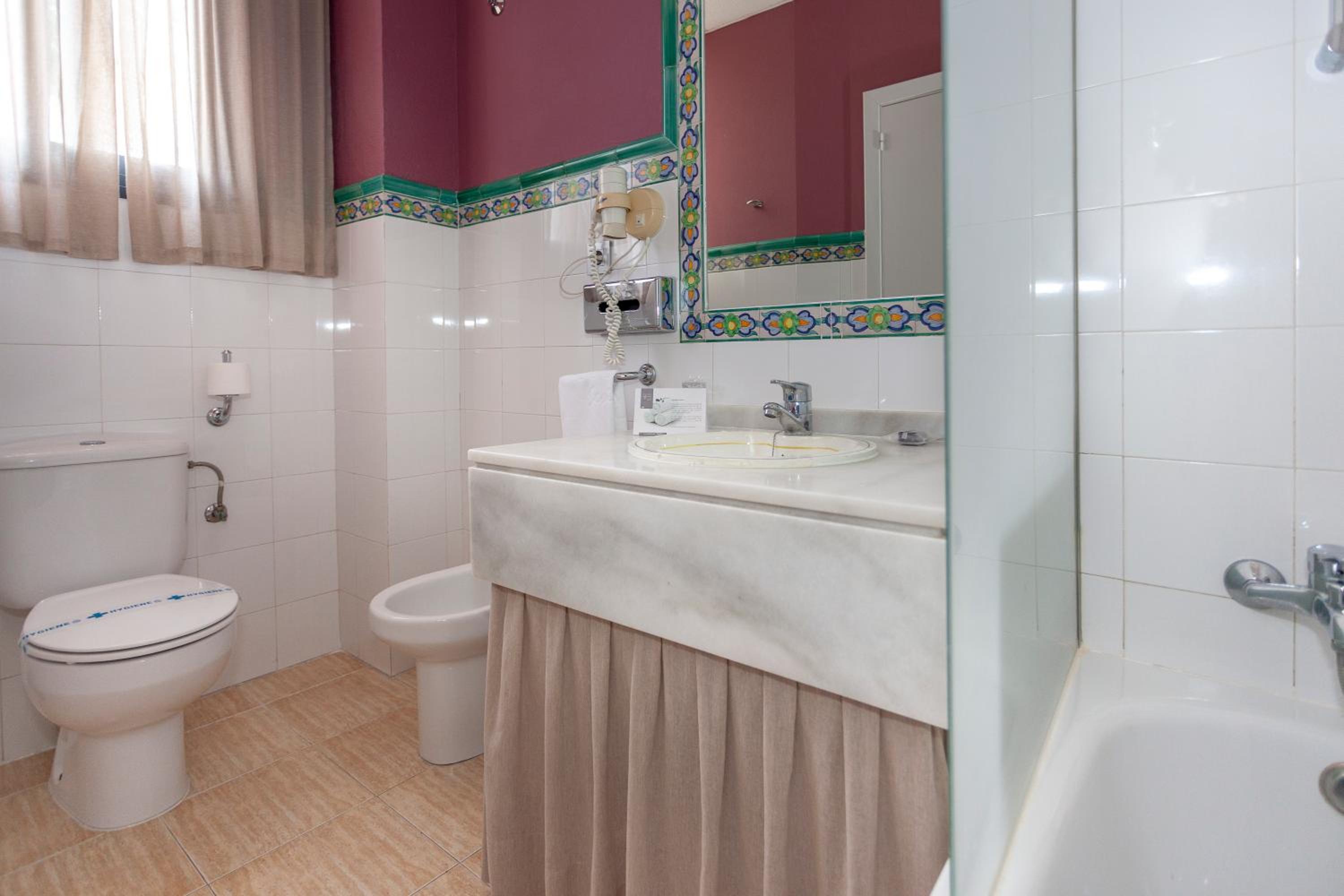 Single Room photo 2