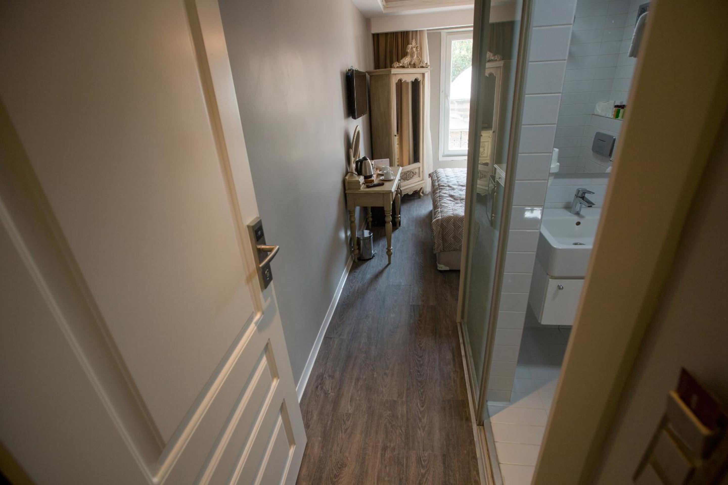 Standard Twin Room photo 3