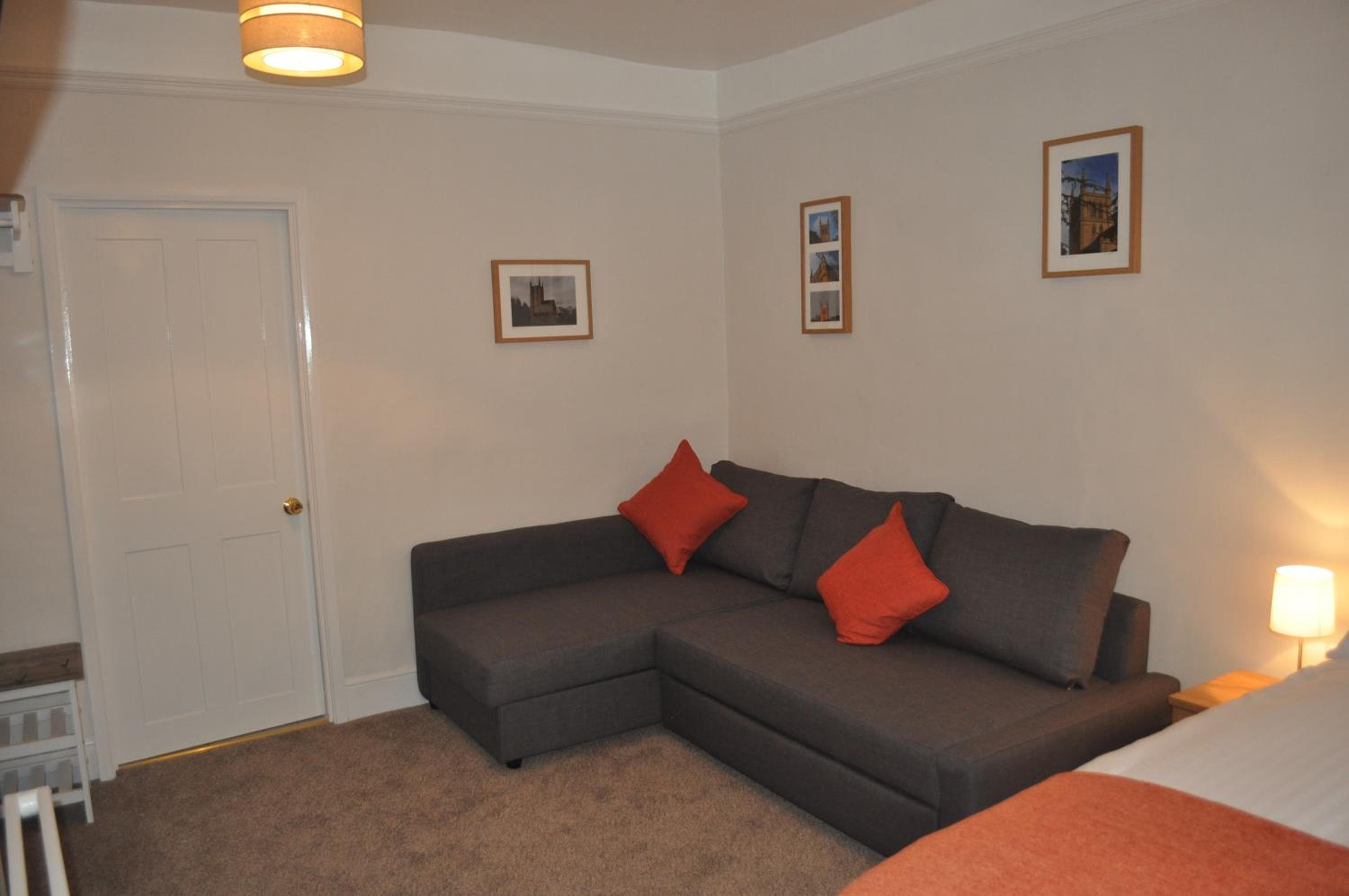 Family Room with Private Bathroom photo 3