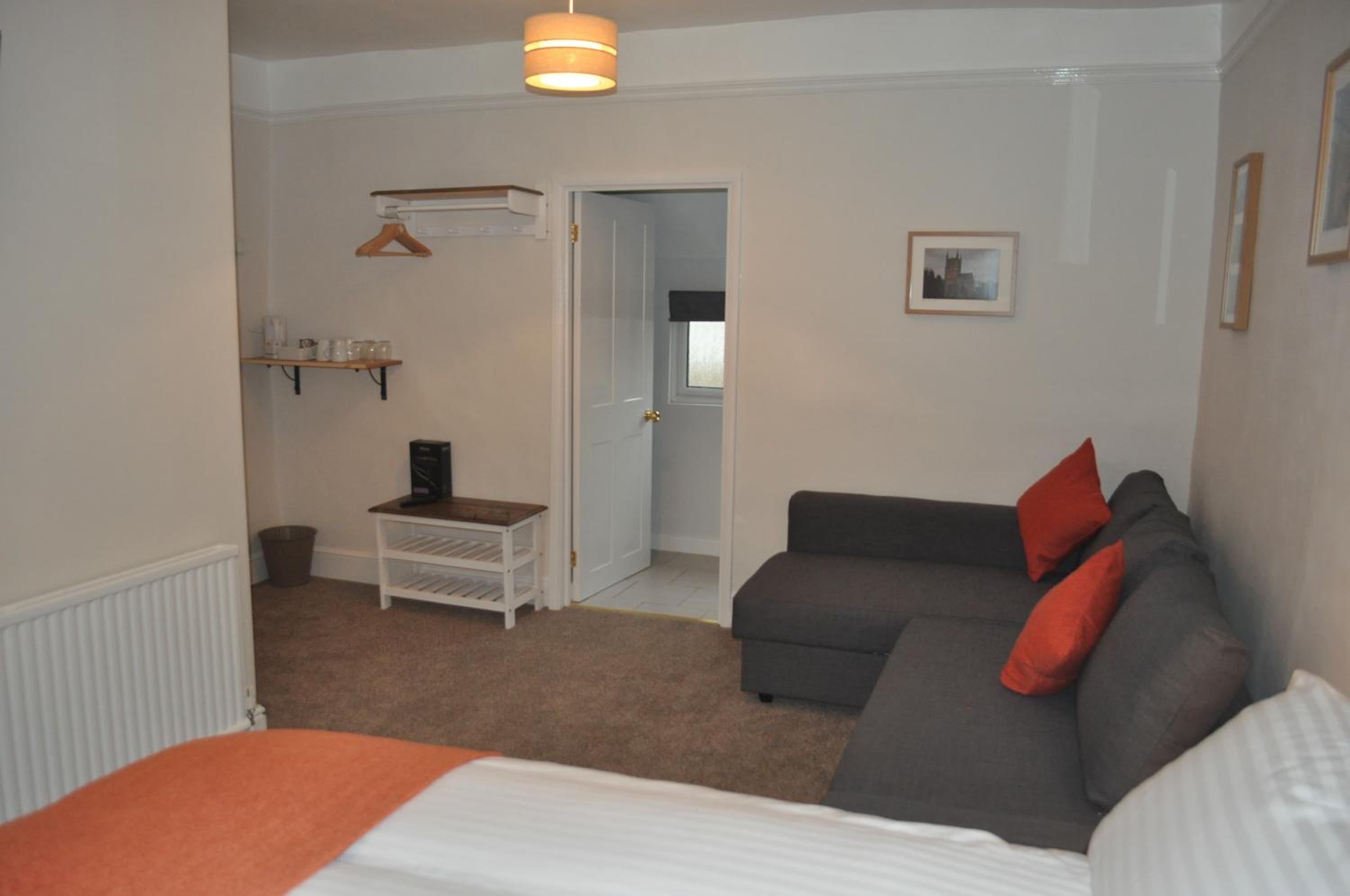 Family Room with Private Bathroom photo 2