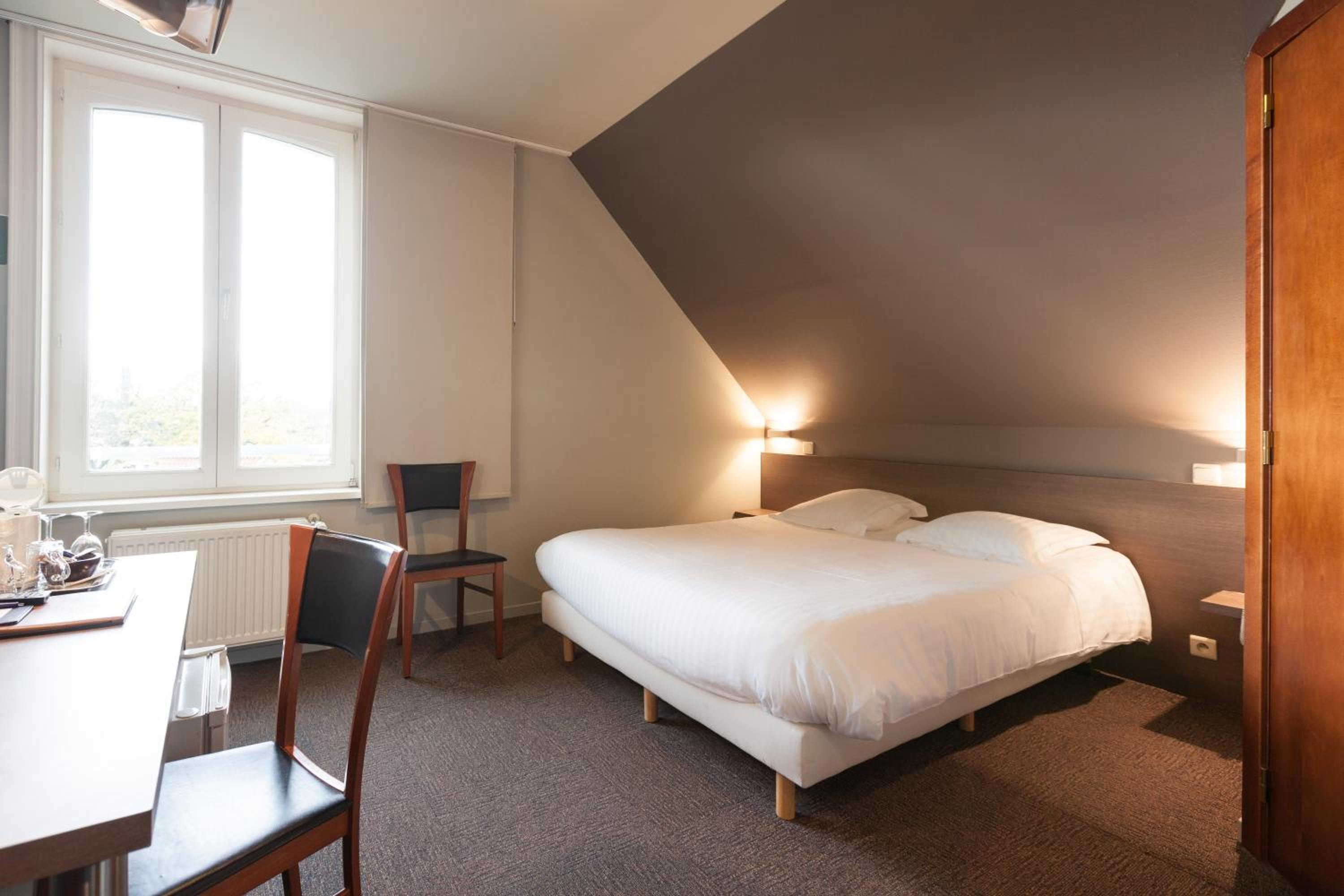 Double Room - Photo 2