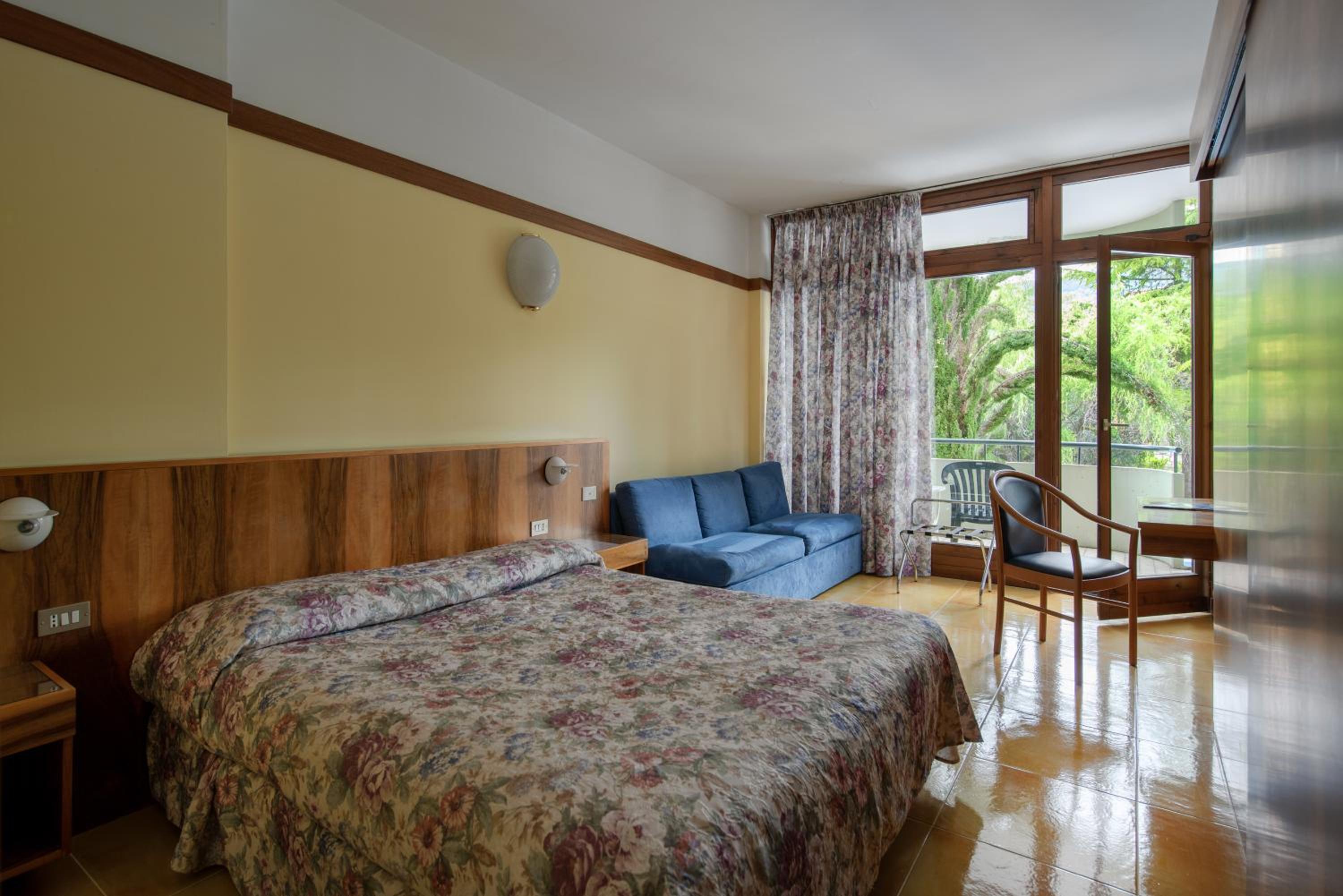 Double or Twin Room with Pool View - Photo 1