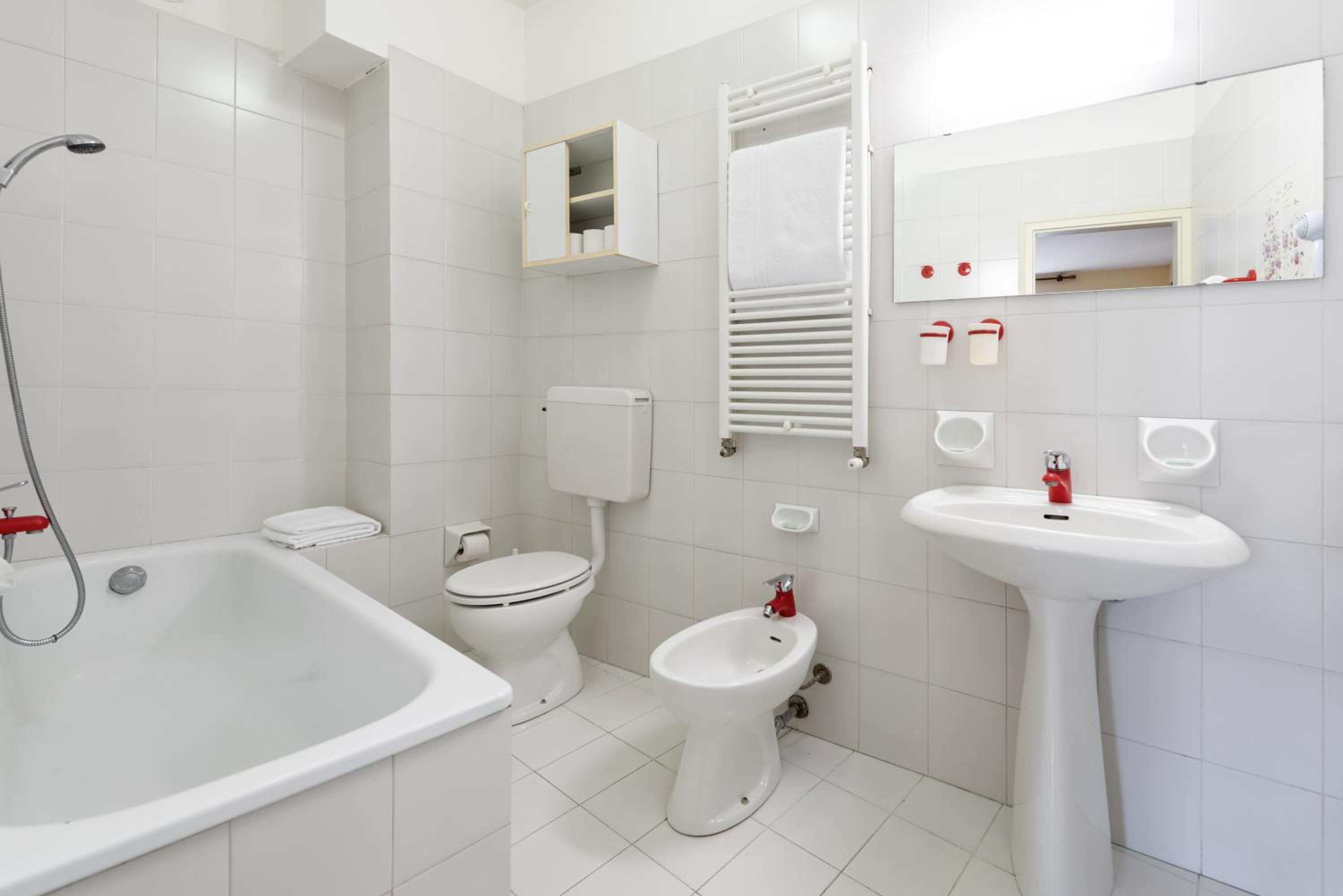 Standard Quadruple Room - Photo 4