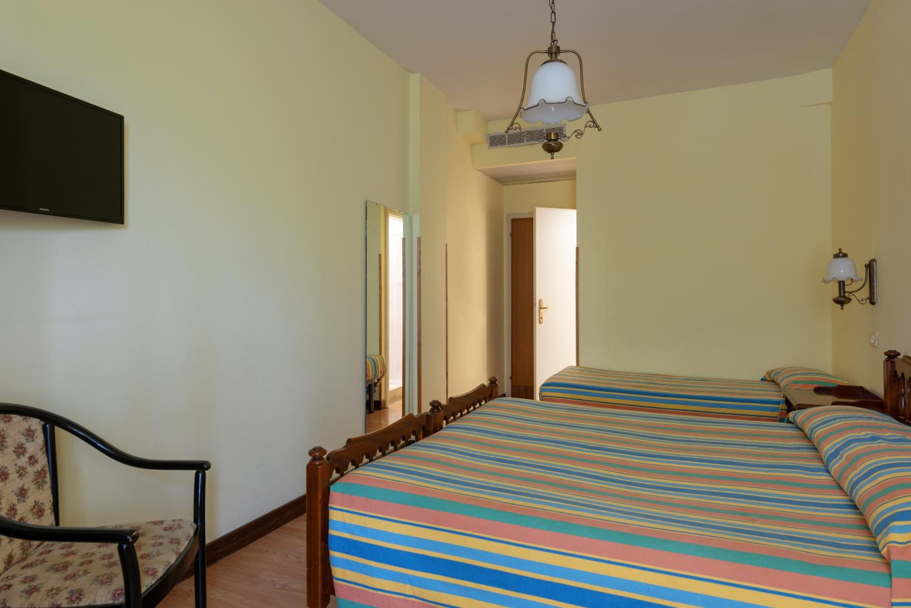 Triple Room - Photo 2