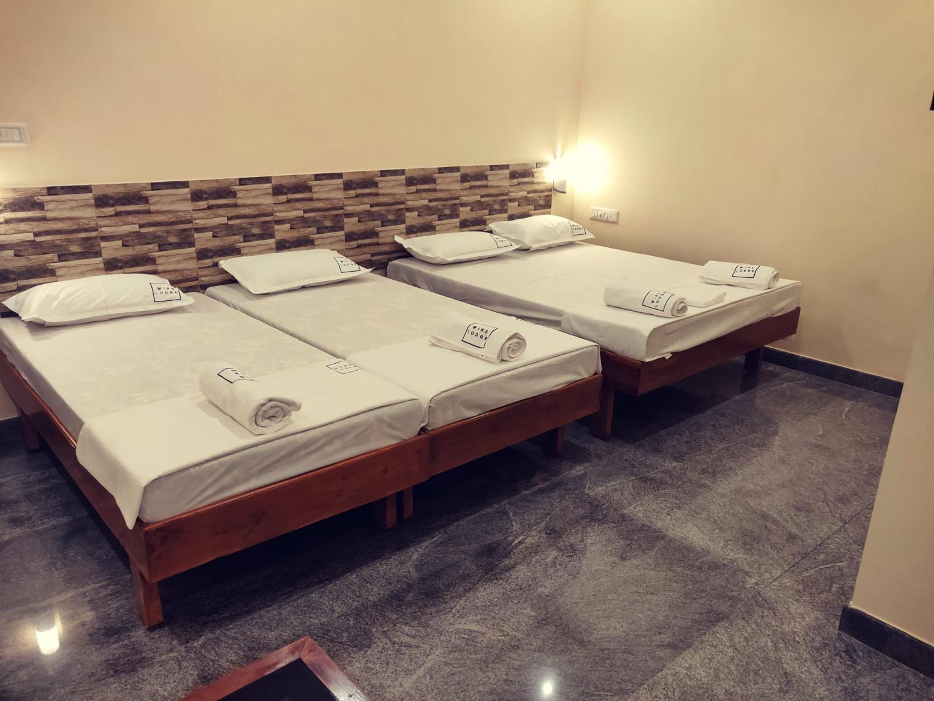 Standard Double Room with Fan - Photo 8