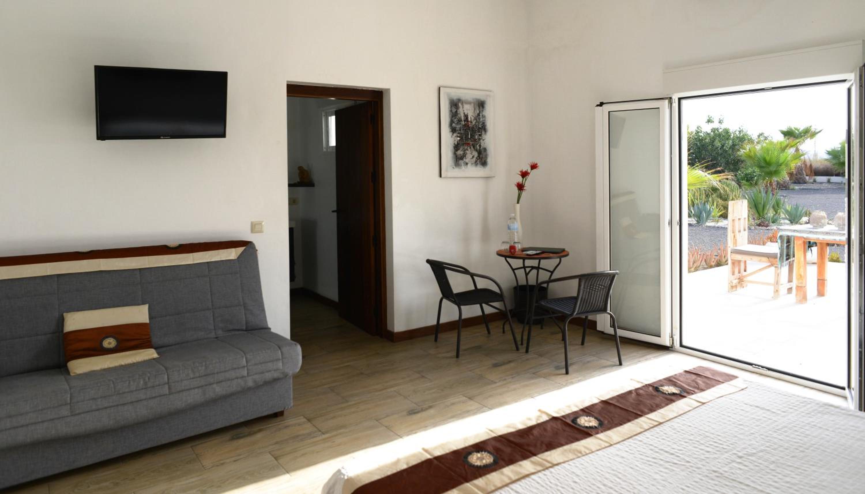 Double or Twin Room with Terrace - Pool View photo 2