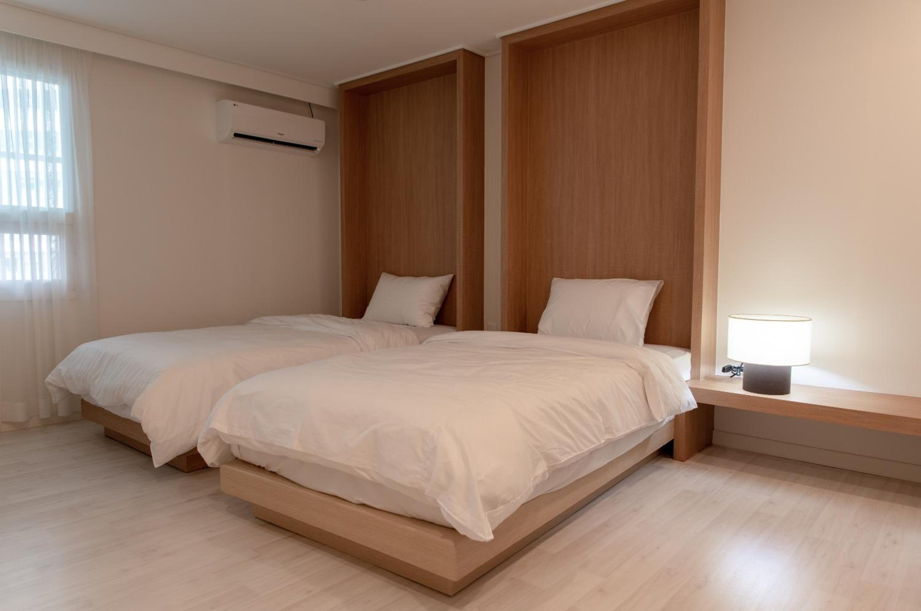 Deluxe Twin Room - Photo 9