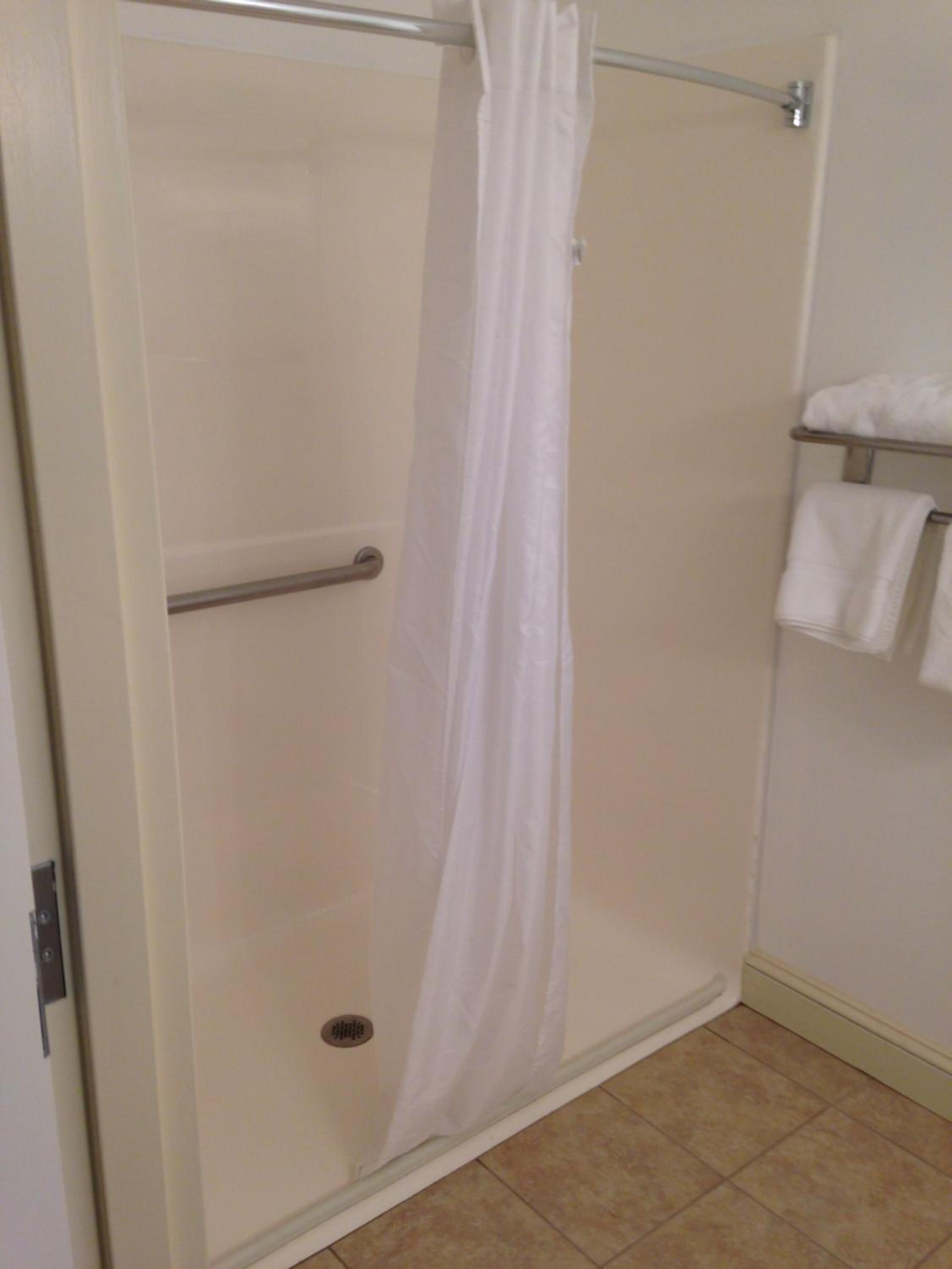 Queen Room - Disability Access photo 2
