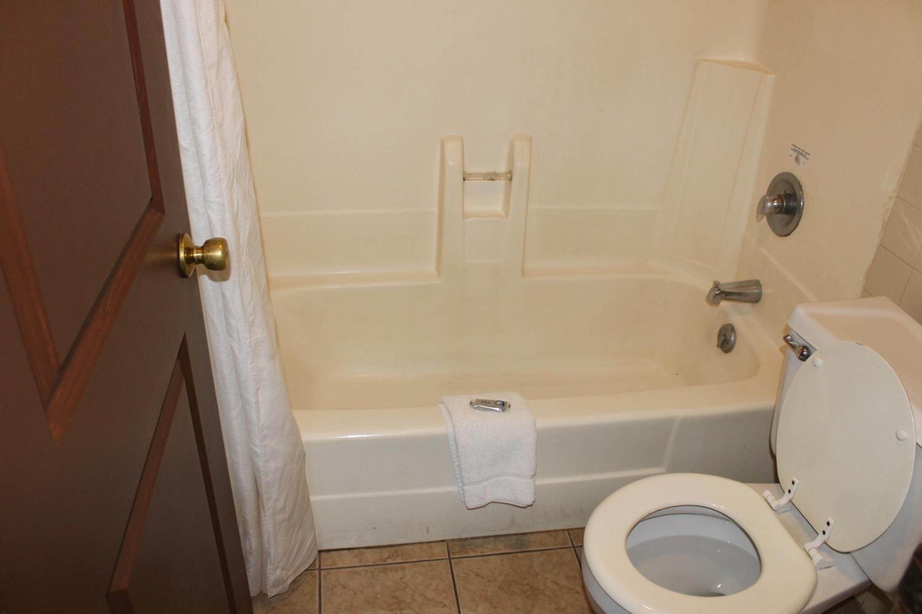 Double Room with Two Double Beds - Non-Smoking - Photo 4