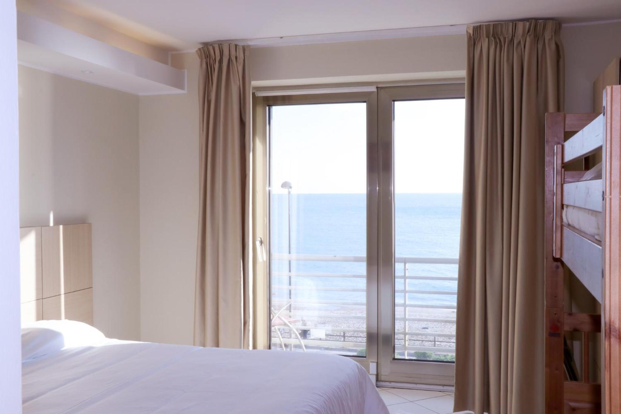 Family Room with Sea View