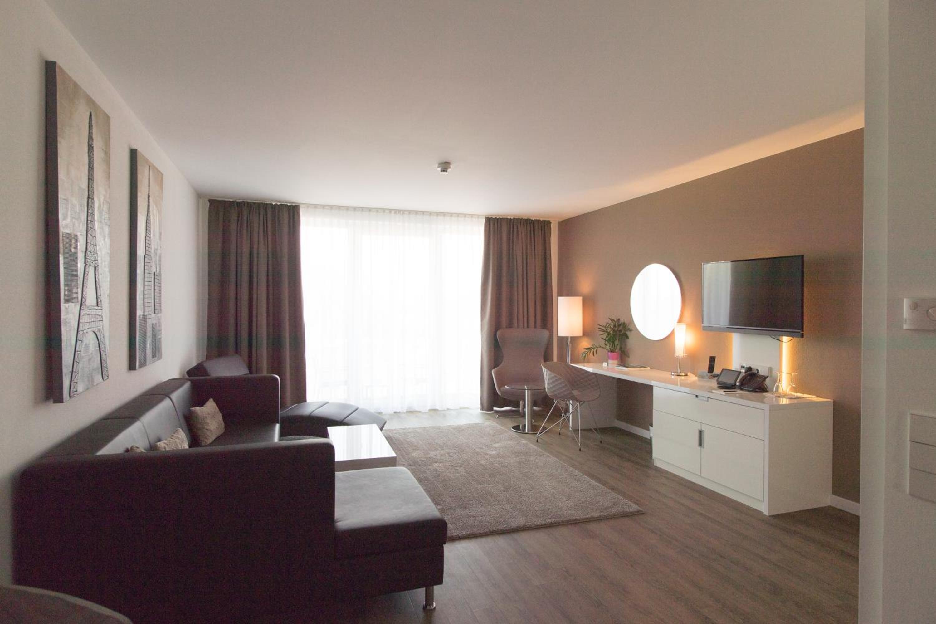One-Bedroom Suite photo 2