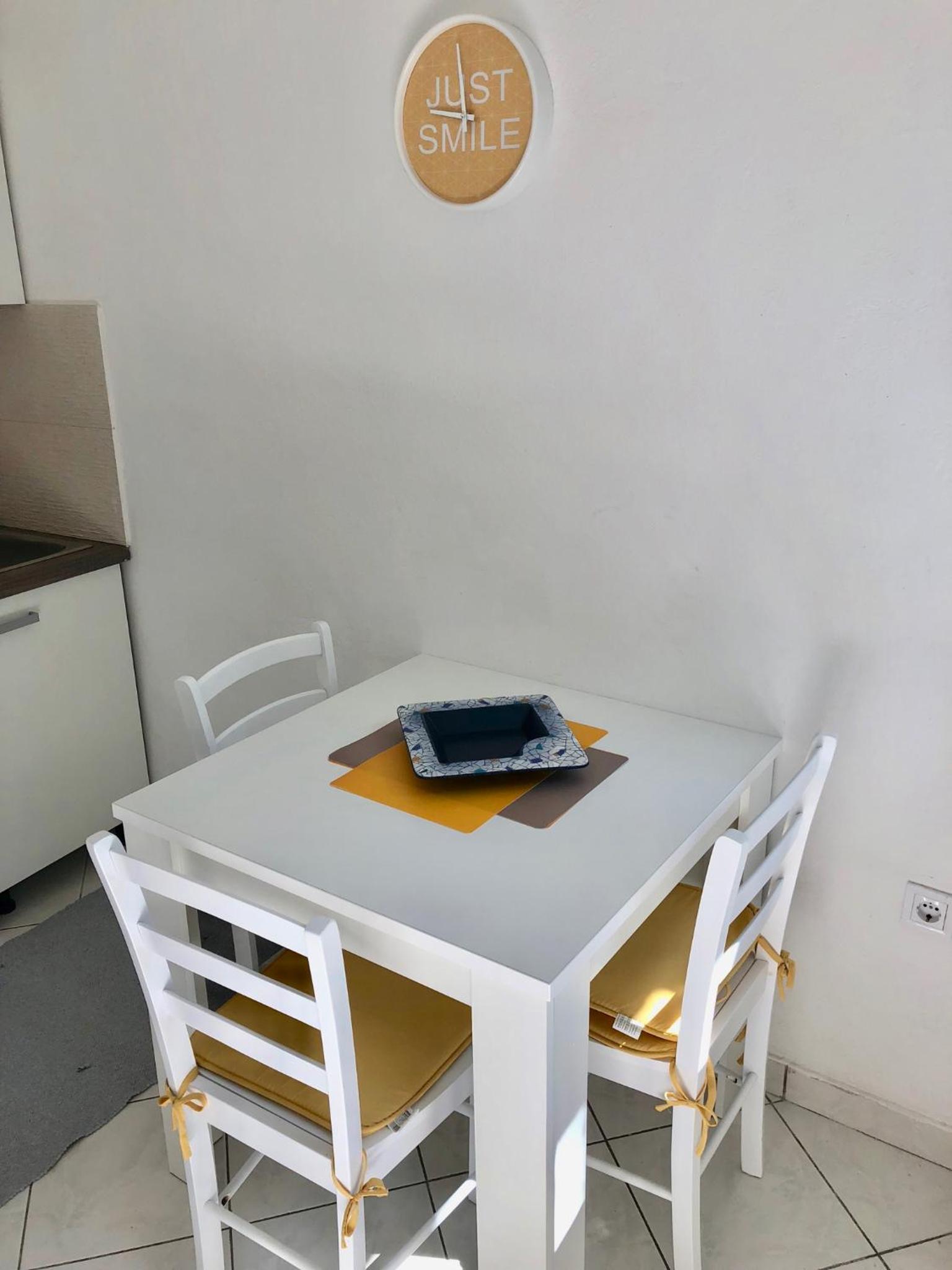 Apartment photo 2