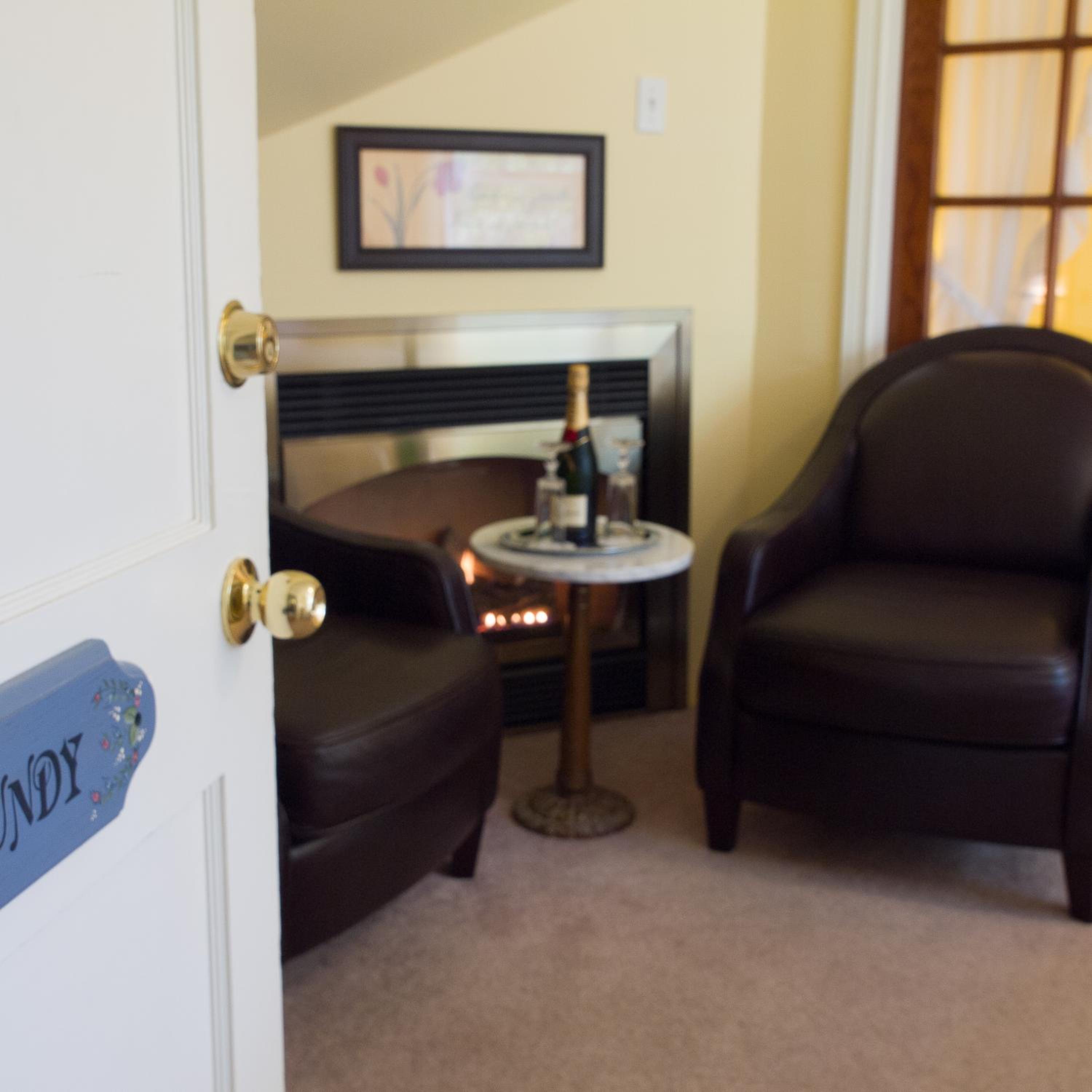 Deluxe Queen Suite photo 2