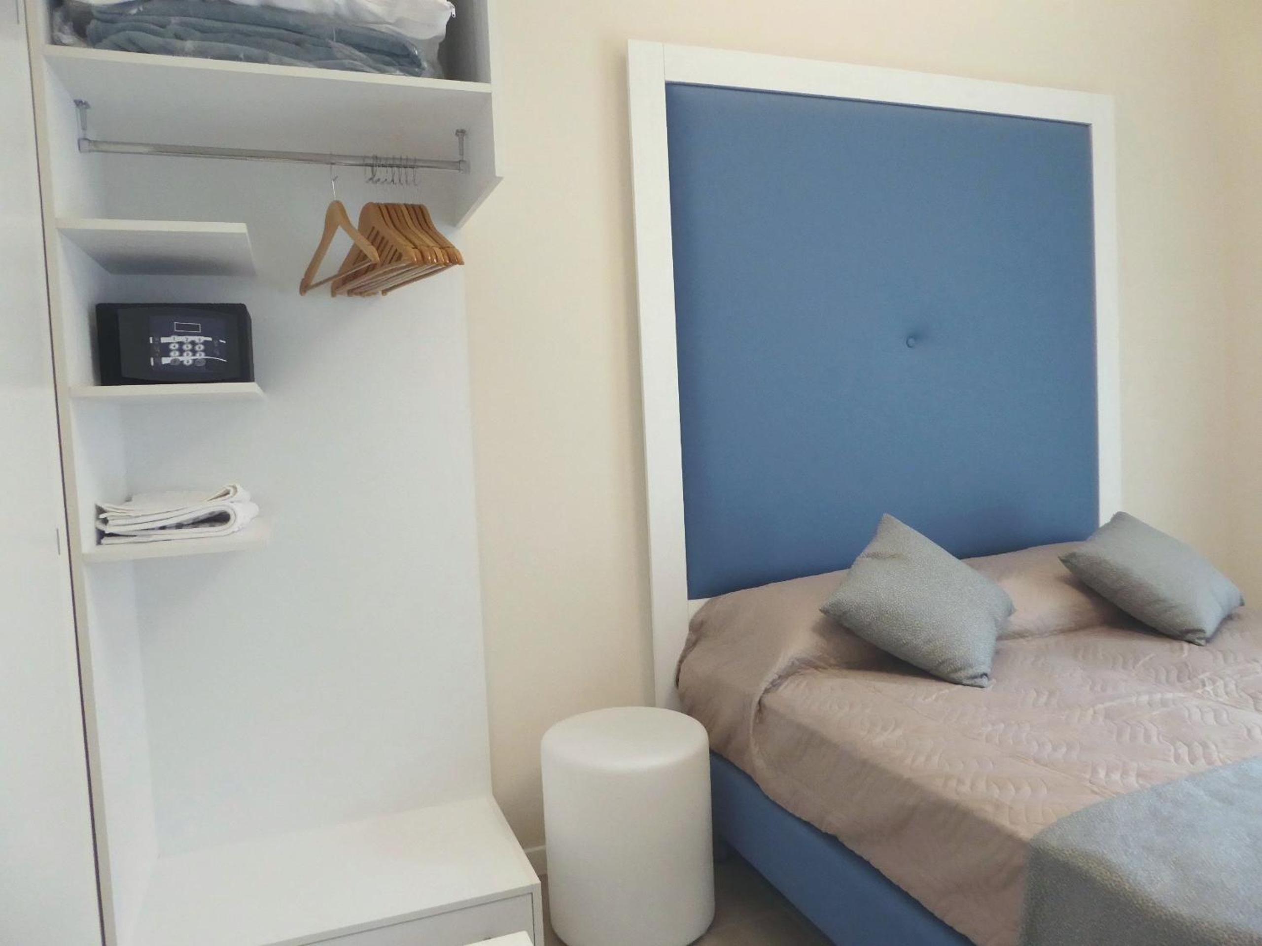 Standard Double or Twin Room with Balcony - Photo 3
