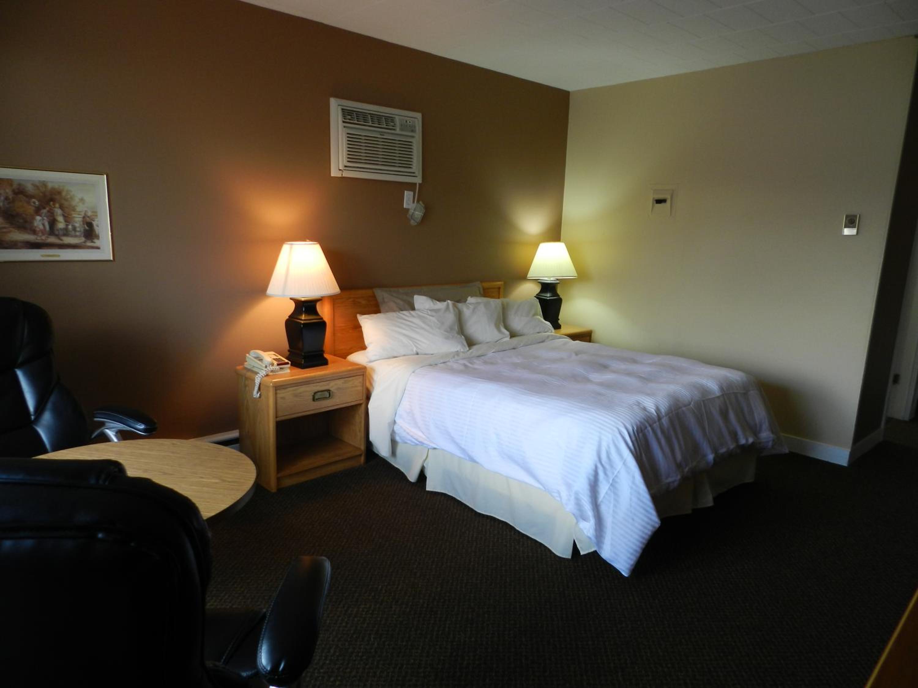 Queen Room photo 1