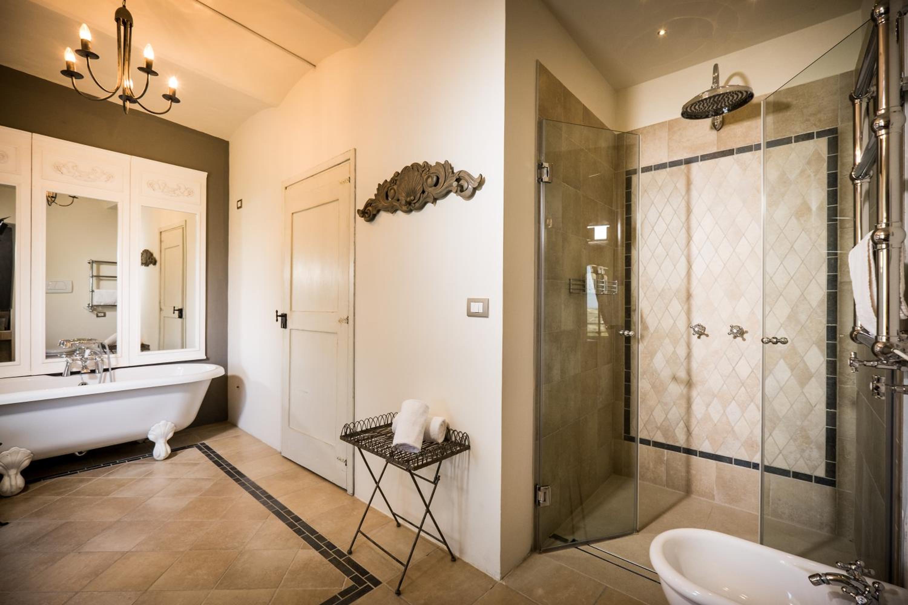 Junior Suite - Photo 11