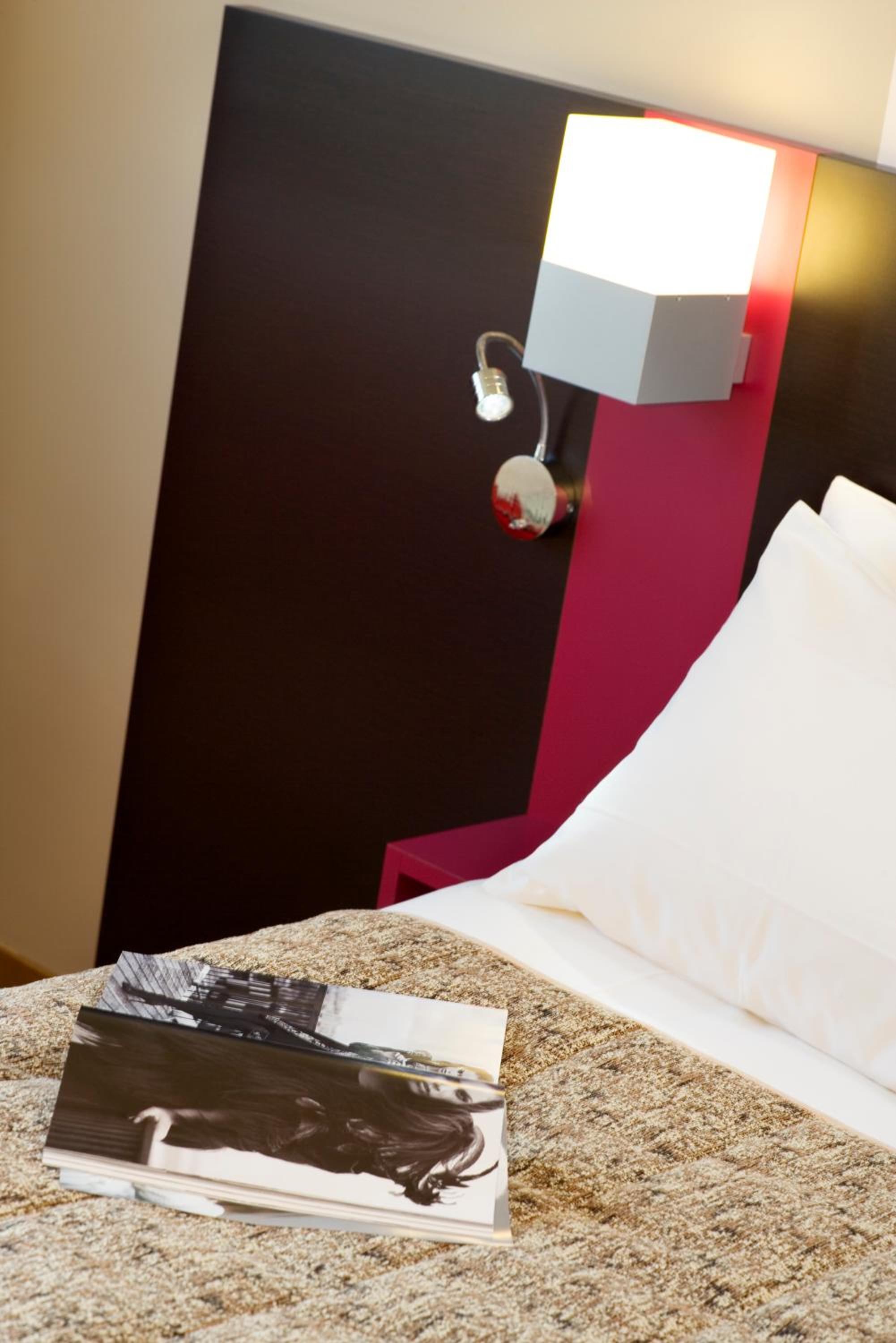 Classic Twin Room - Photo 4