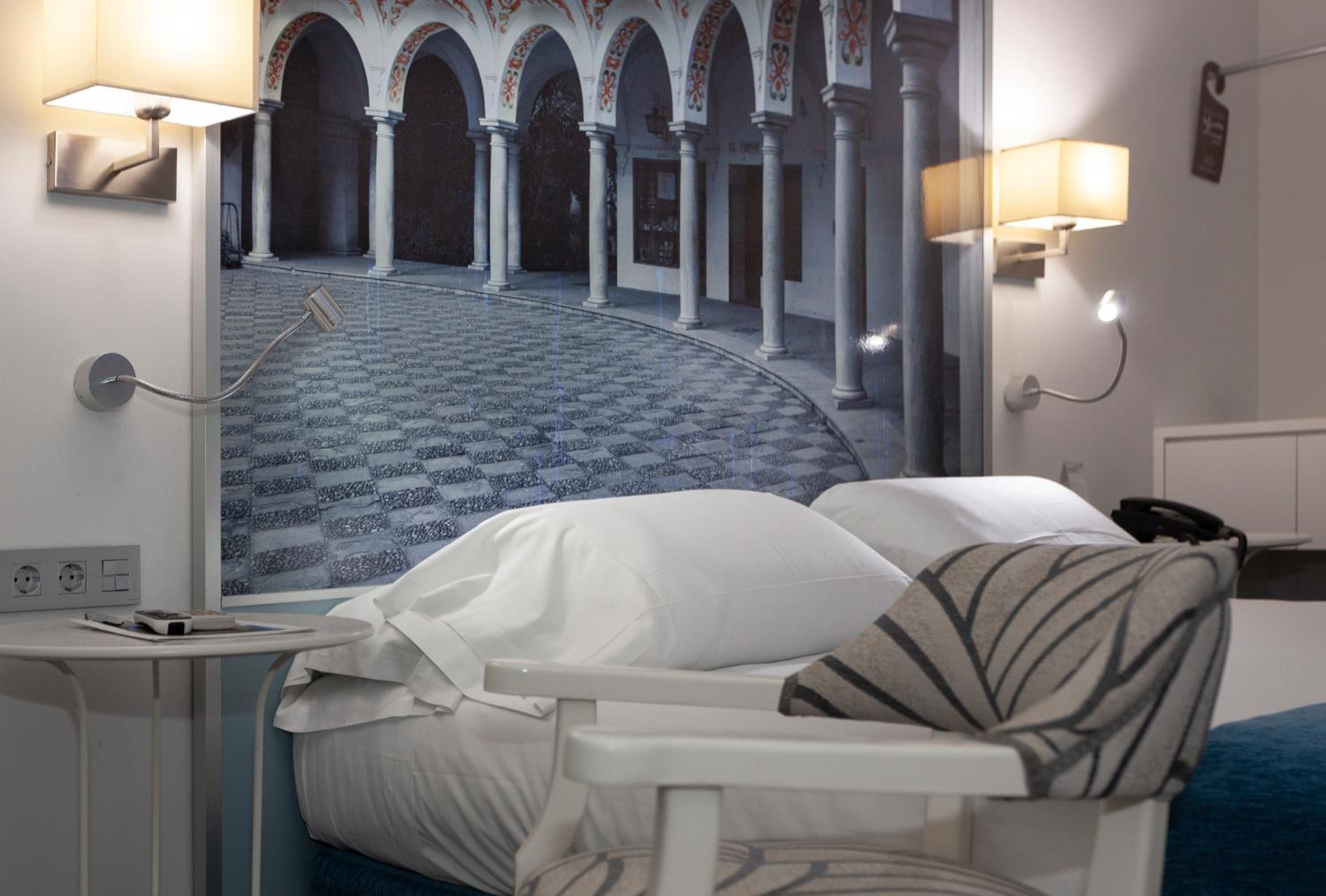 Double or Twin Room with Extra Bed photo 2