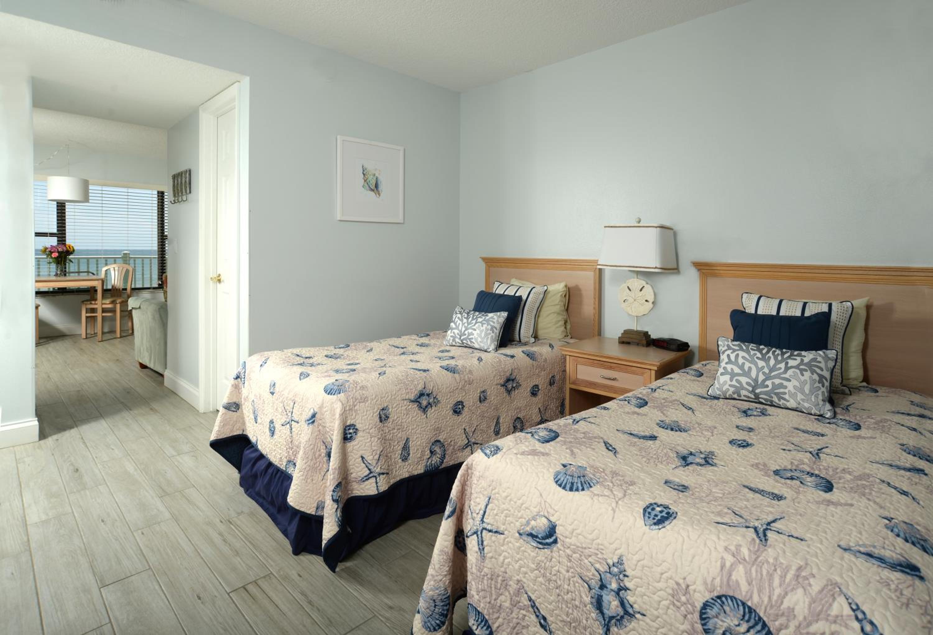2 Twin Beds 2nd Floor Ocean Front with Balcony - Photo 6