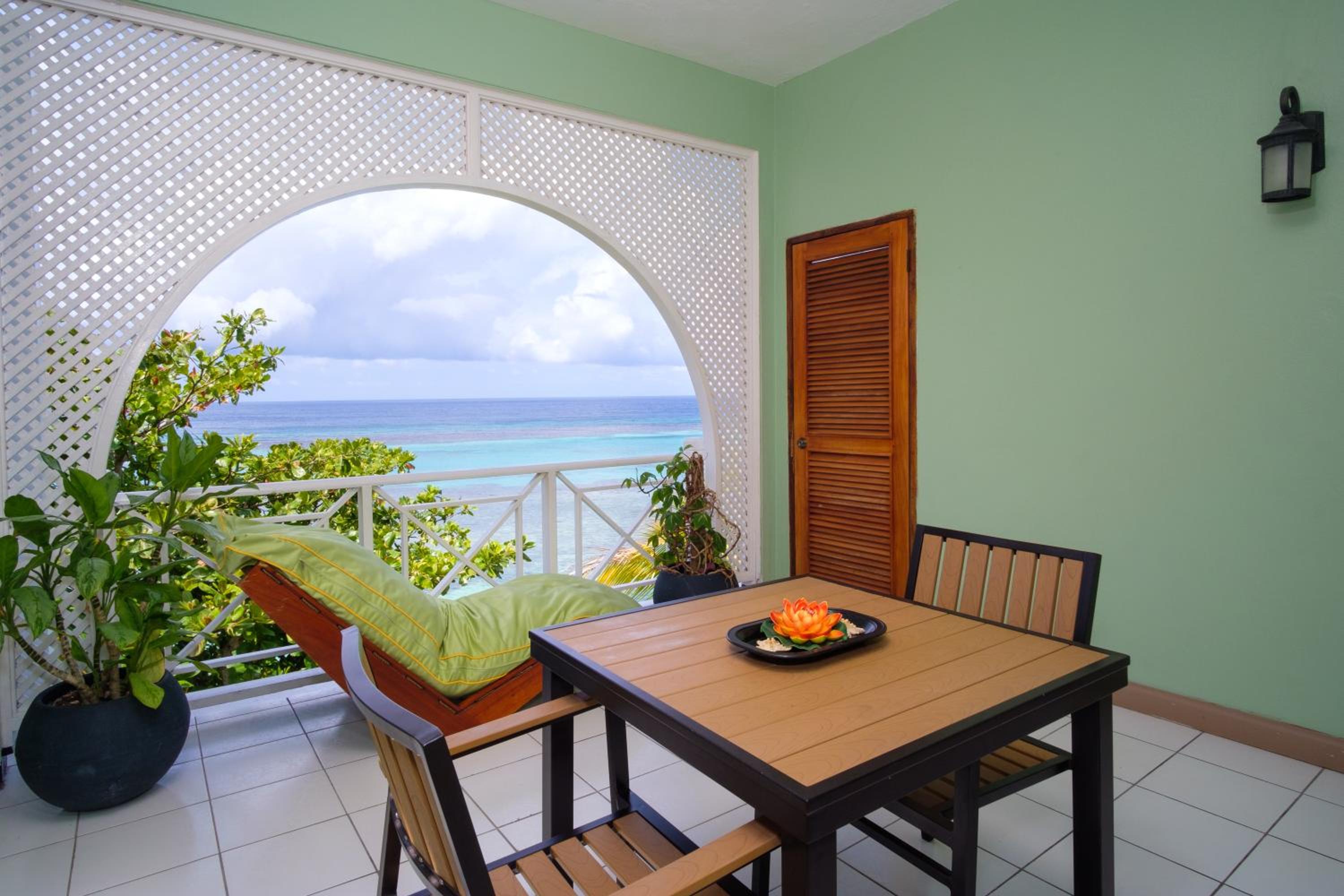 Deluxe Double or Twin Room with Sea View photo 3