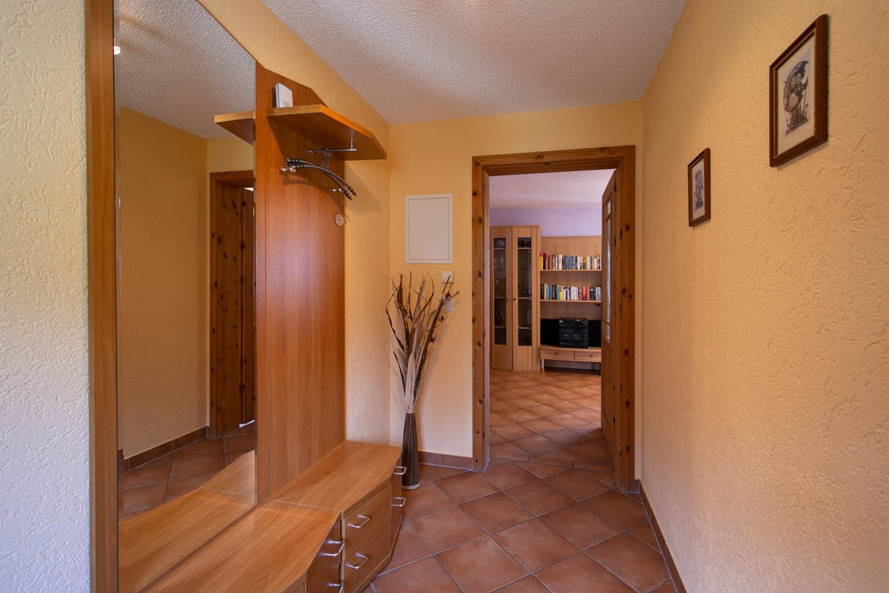 One-Bedroom Apartment with Lake View
