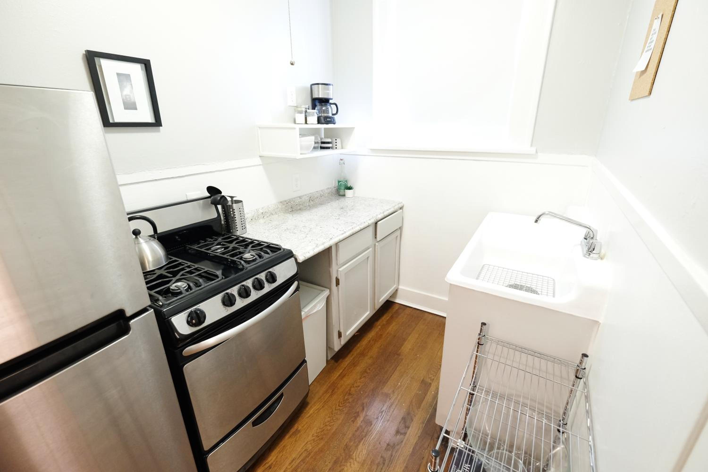 Studio Apartment - Photo 14