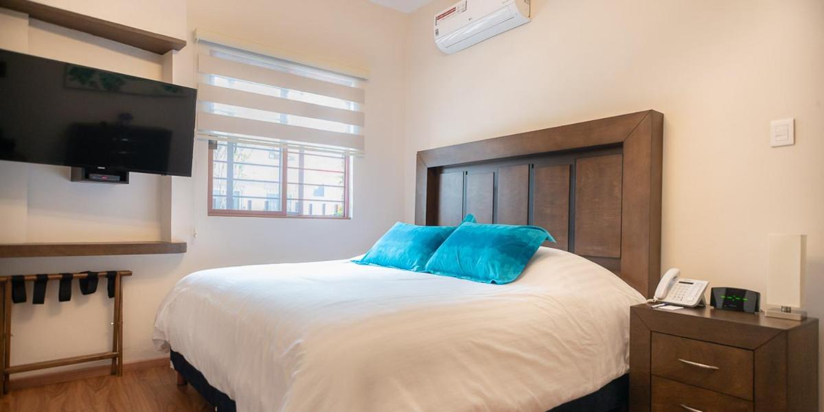 Deluxe King Room photo 1