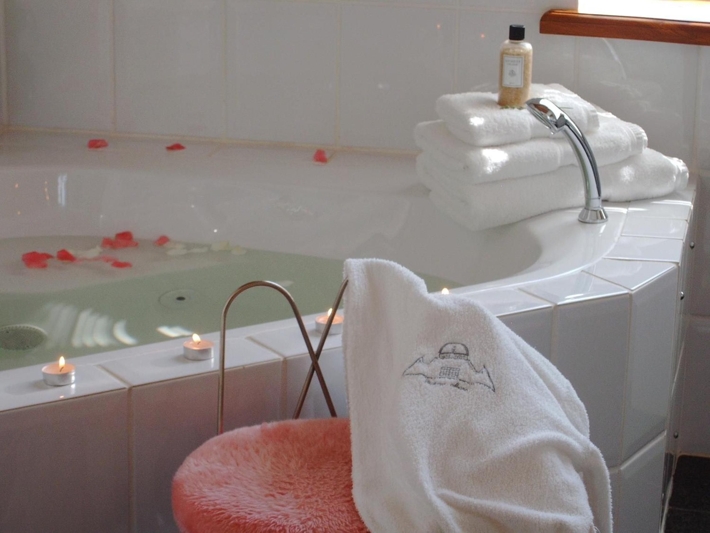 Luxury Double or Twin Room - Photo 12