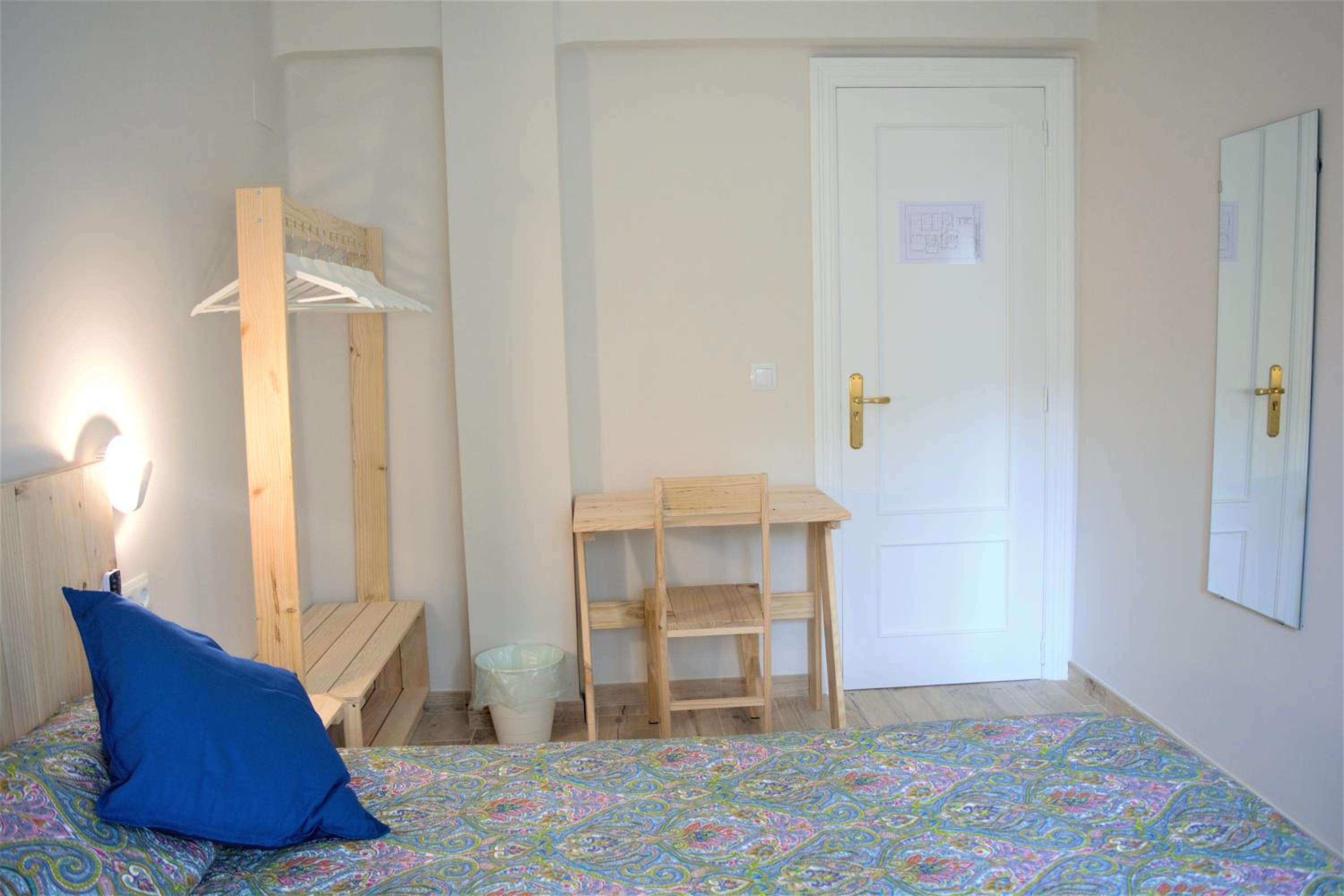 Double Room with Shared Bathroom photo 3