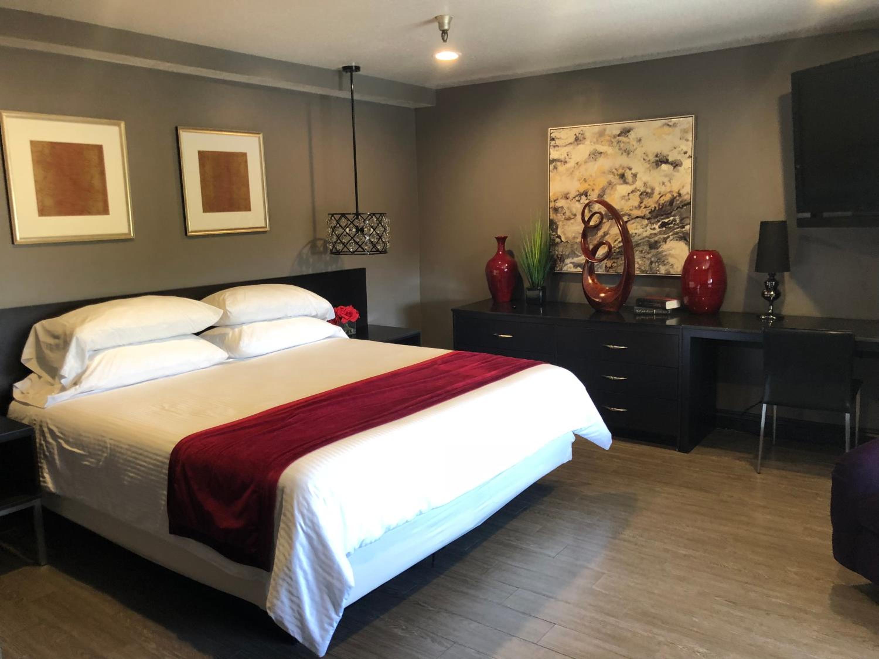 Premier Suite - Photo 1