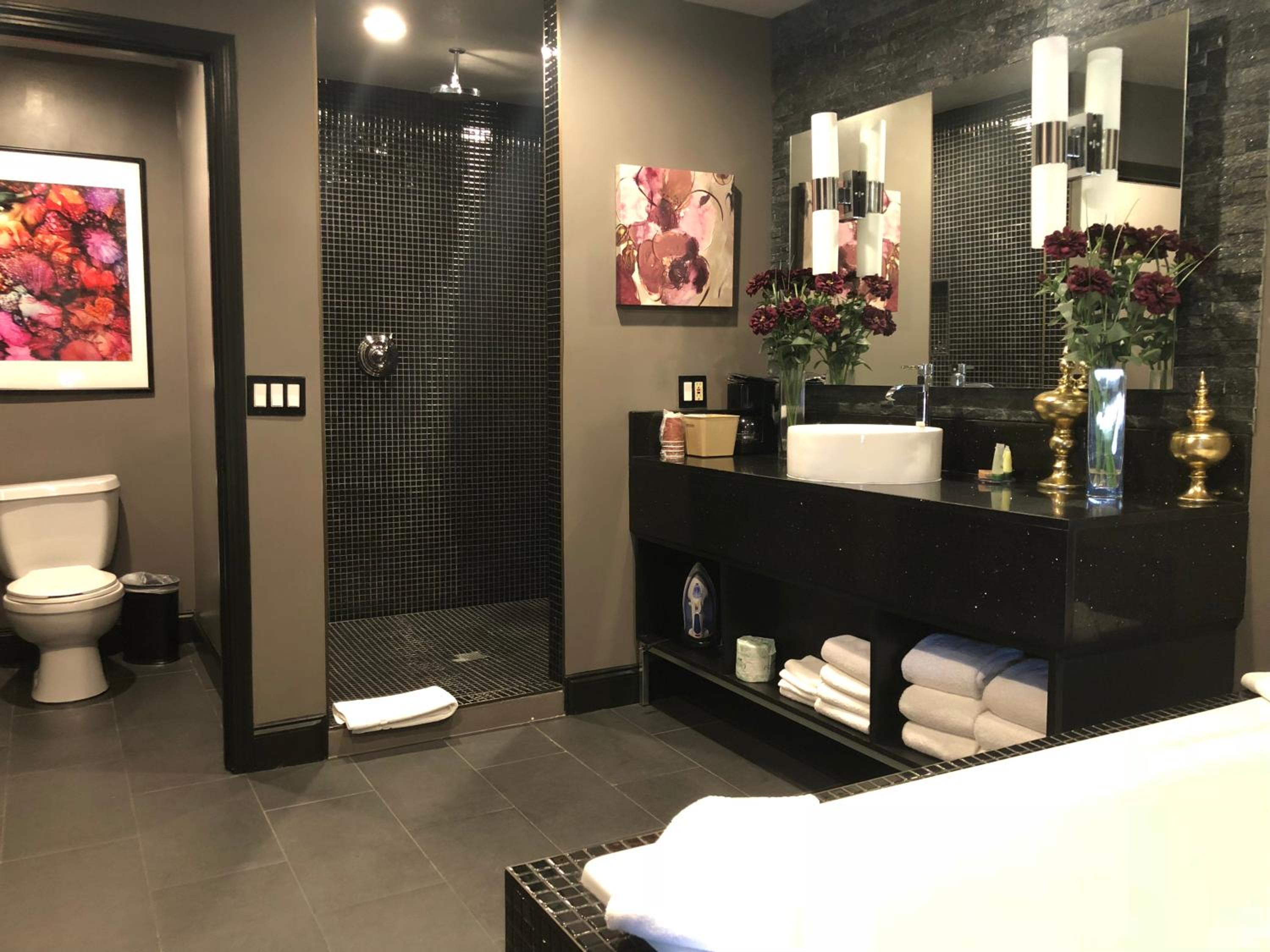 Premier Suite - Photo 9