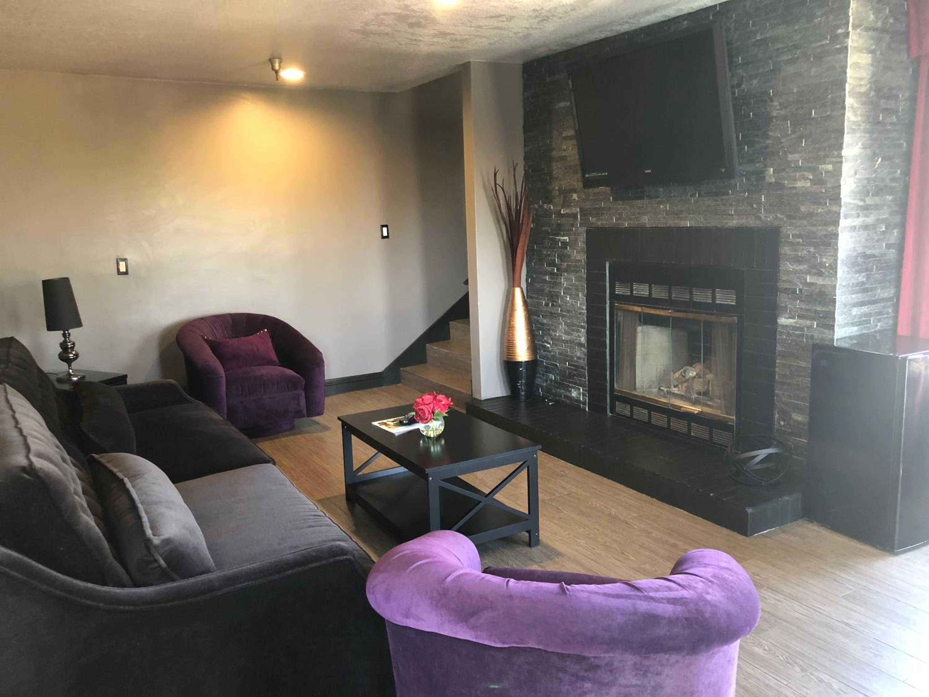 Premier Suite - Photo 8