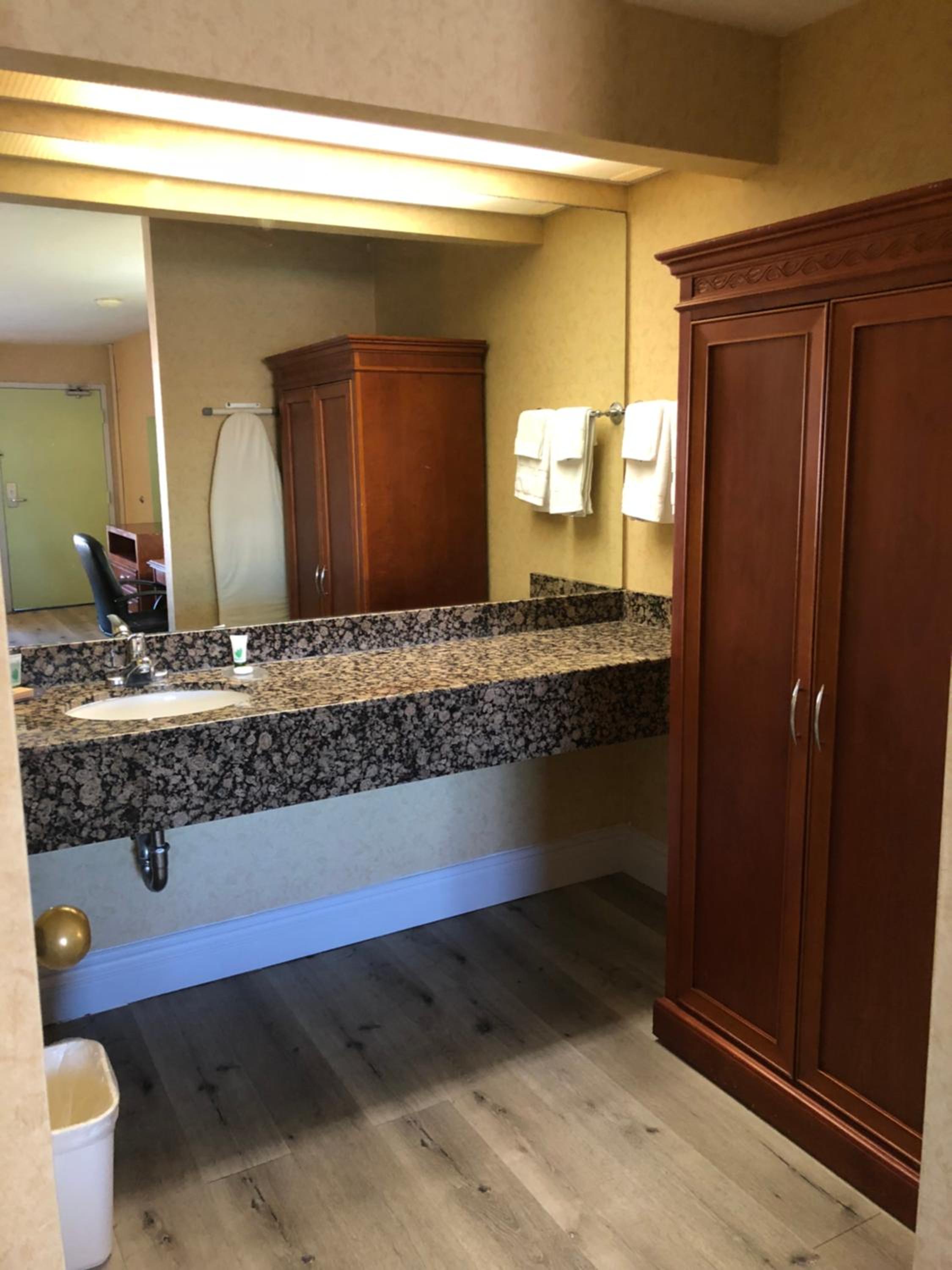 Standard Single Room - Photo 3