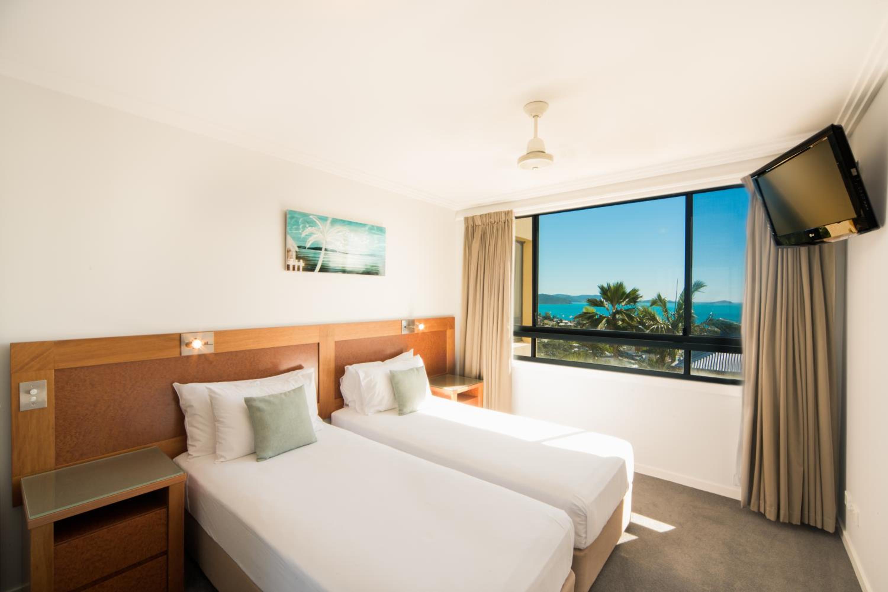 Two-Bedroom Partial Sea View Apartment with Hot Tub