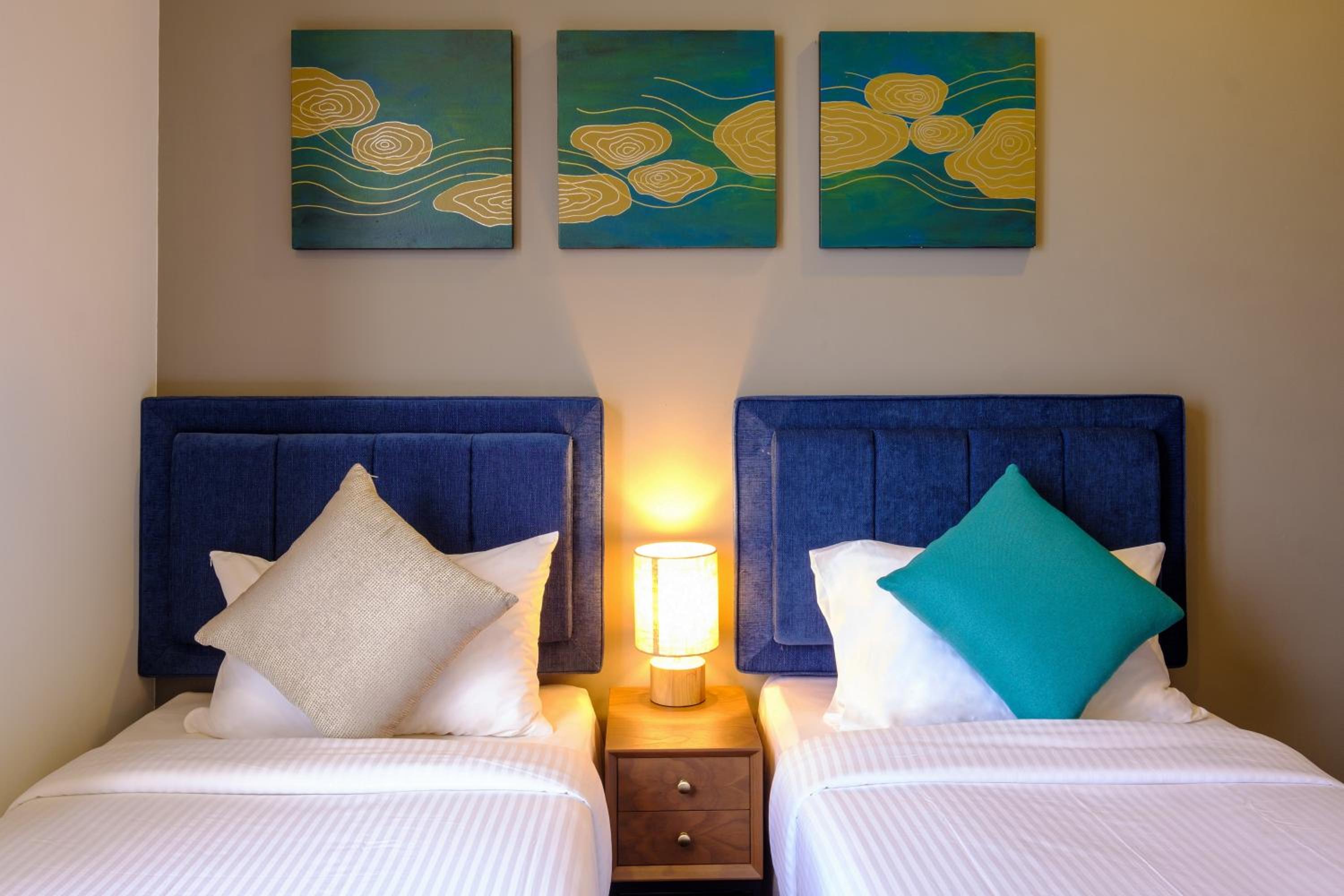 Two-Bedroom Apartment with Sea View - Photo 7