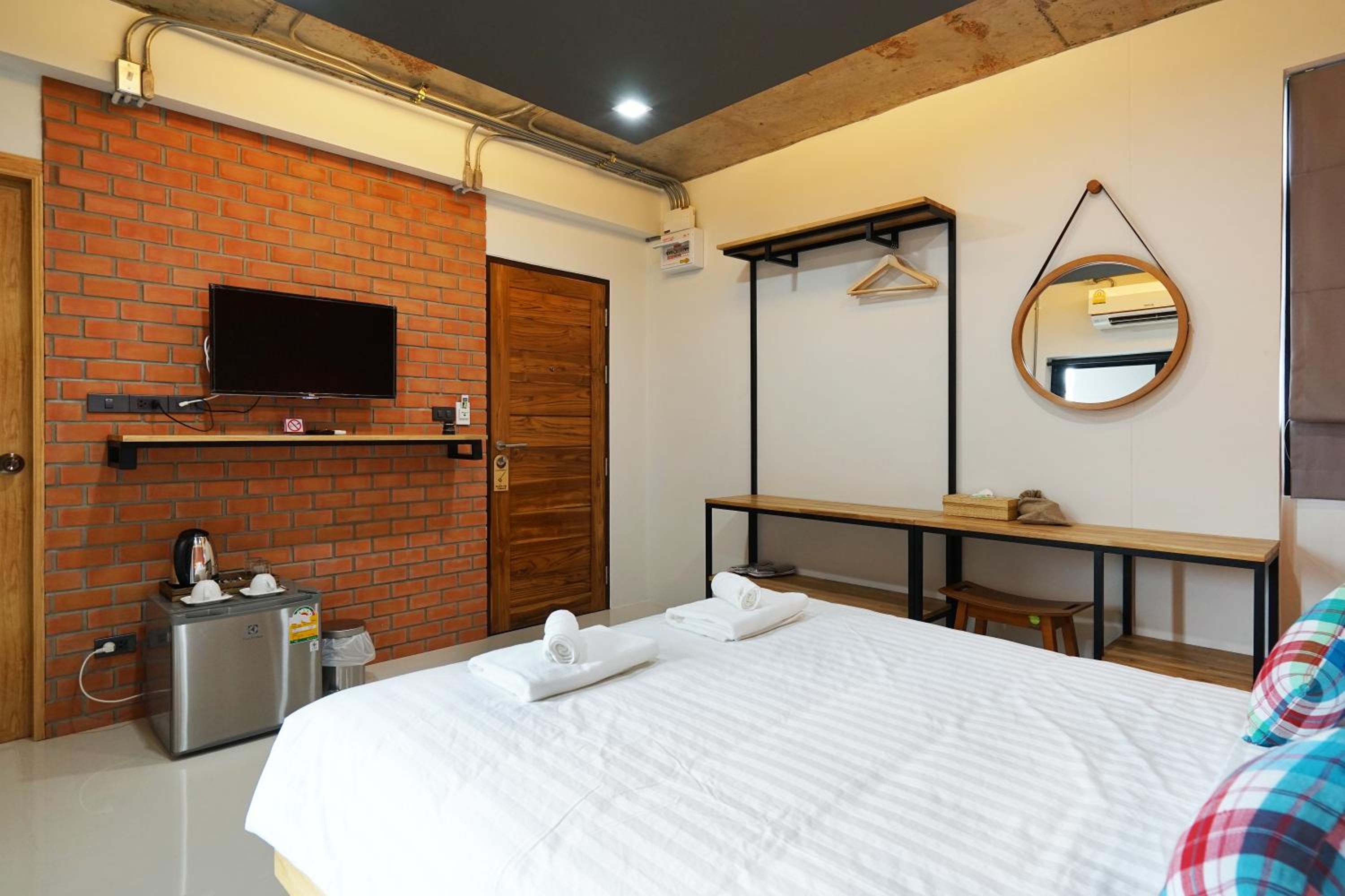 Queen Room with Balcony photo 3
