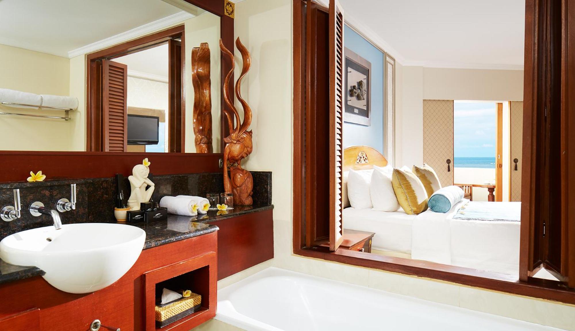 Premiere Double or Twin Room with Ocean View - Photo 2