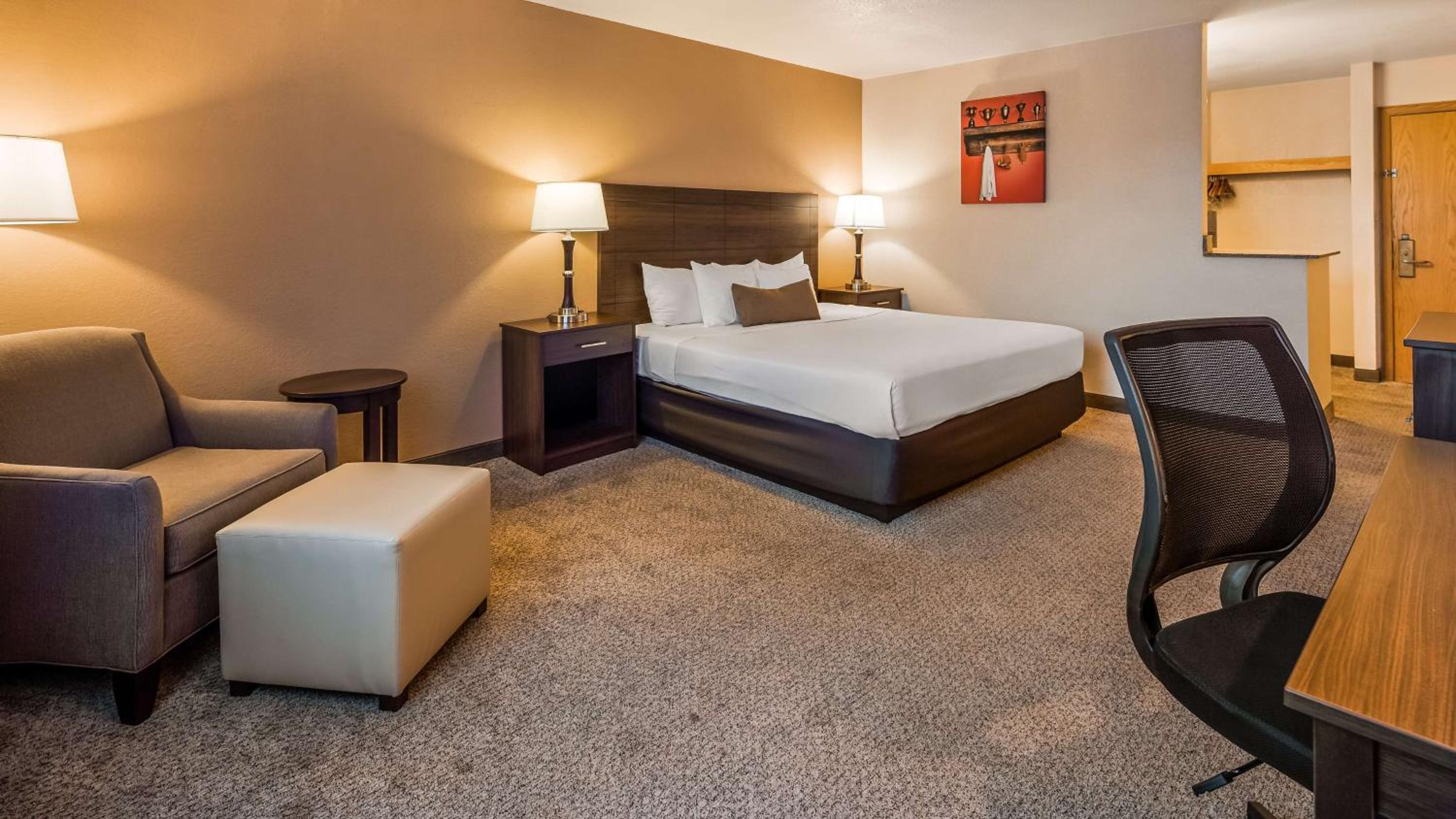 King Room - Non-Smoking/2nd Floor - Photo 4