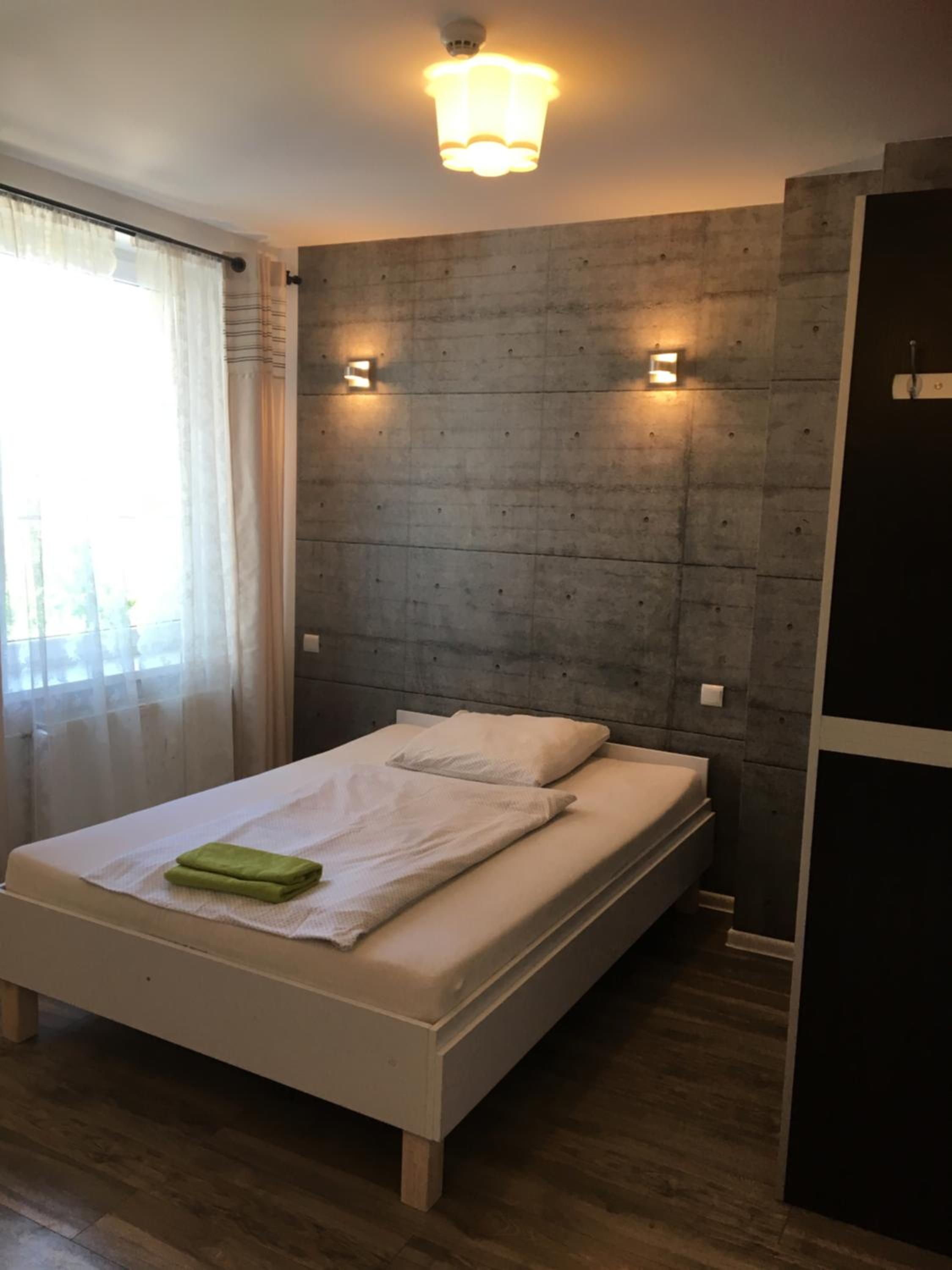 Studio Apartment - Photo 1