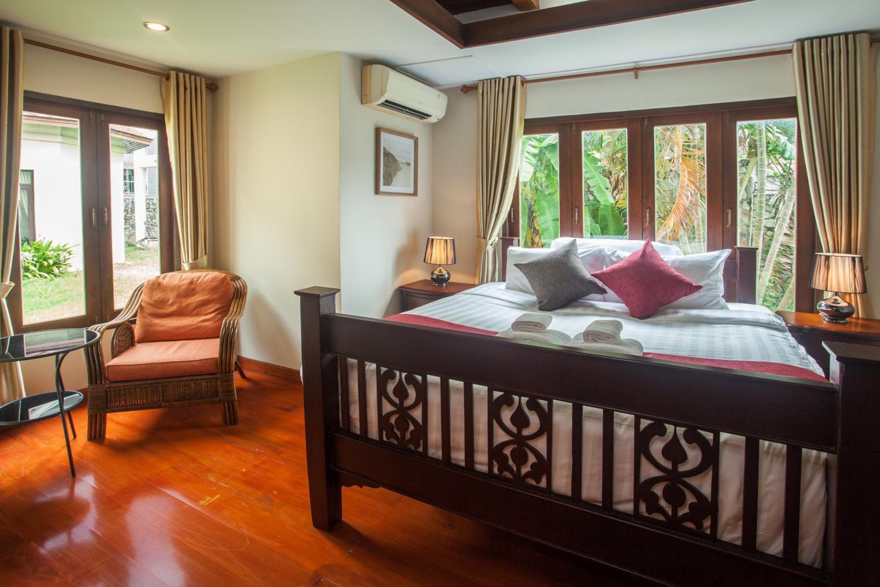 Three-Bedroom Villa photo 3